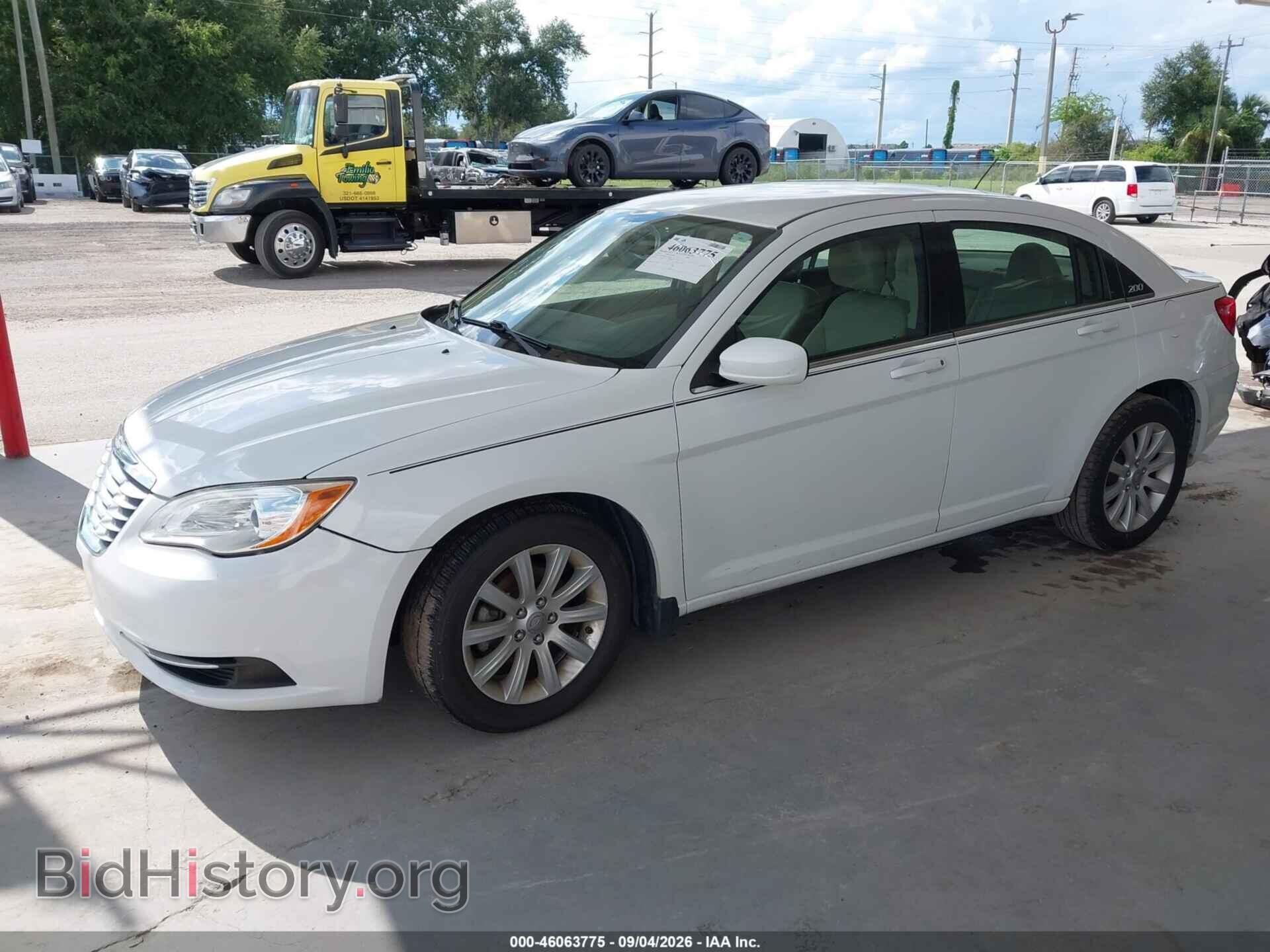 2012 CHRYSLER 200 - VIN: 1C3CCBBB2CN180687 - Photo 2