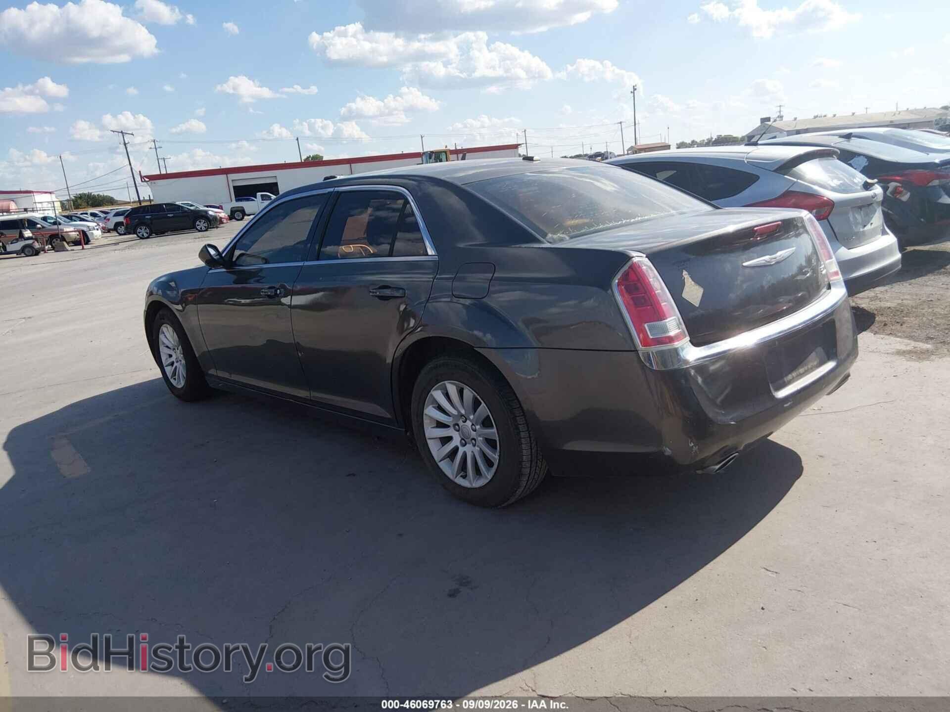 2013 CHRYSLER 300 - VIN: 2C3CCAAG1DH588342 - Фото 3