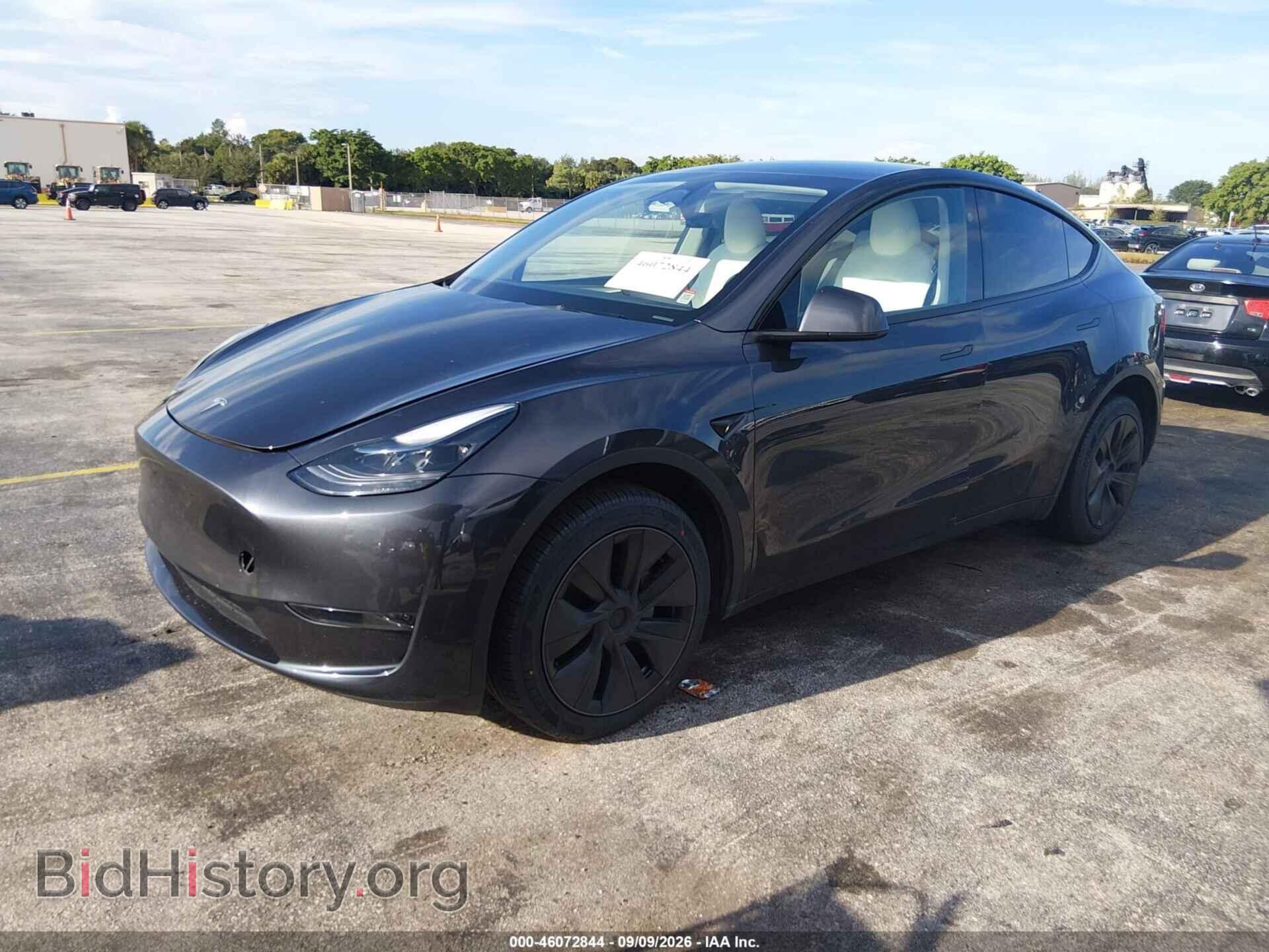 2024 TESLA MODEL Y - VIN: 7SAYGDED2RF102063 - Photo 2