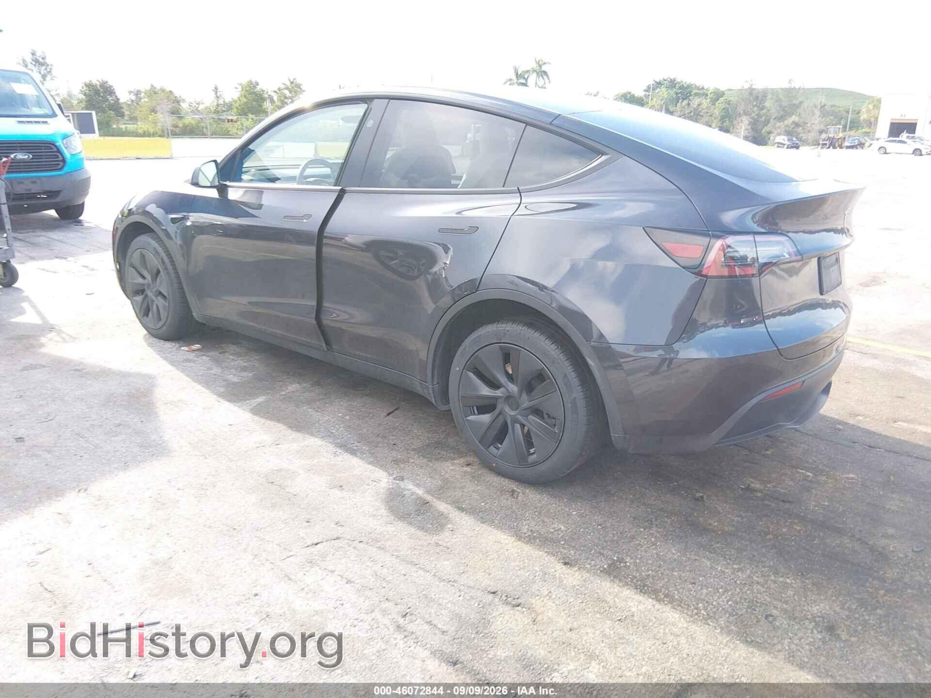2024 TESLA MODEL Y - VIN: 7SAYGDED2RF102063 - Photo 3