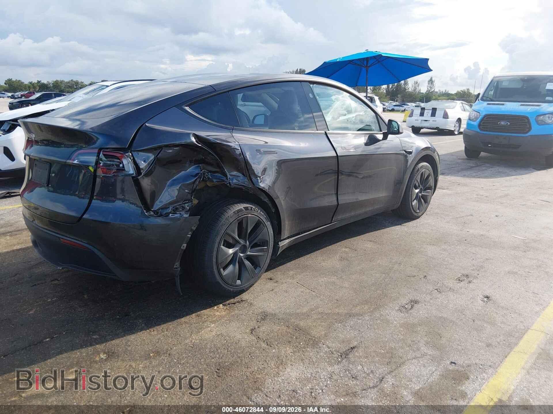 2024 TESLA MODEL Y - VIN: 7SAYGDED2RF102063 - Photo 4