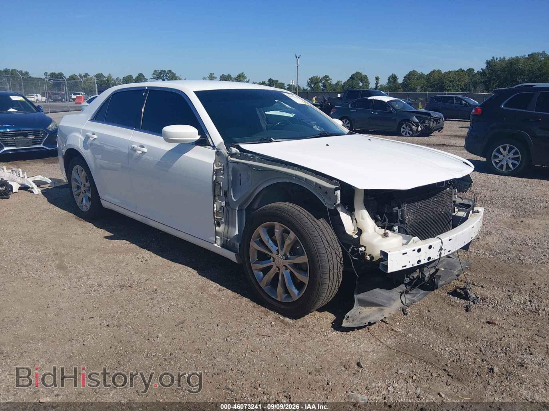Фотография 2C3CCARG8HH541853 - CHRYSLER 300 2017