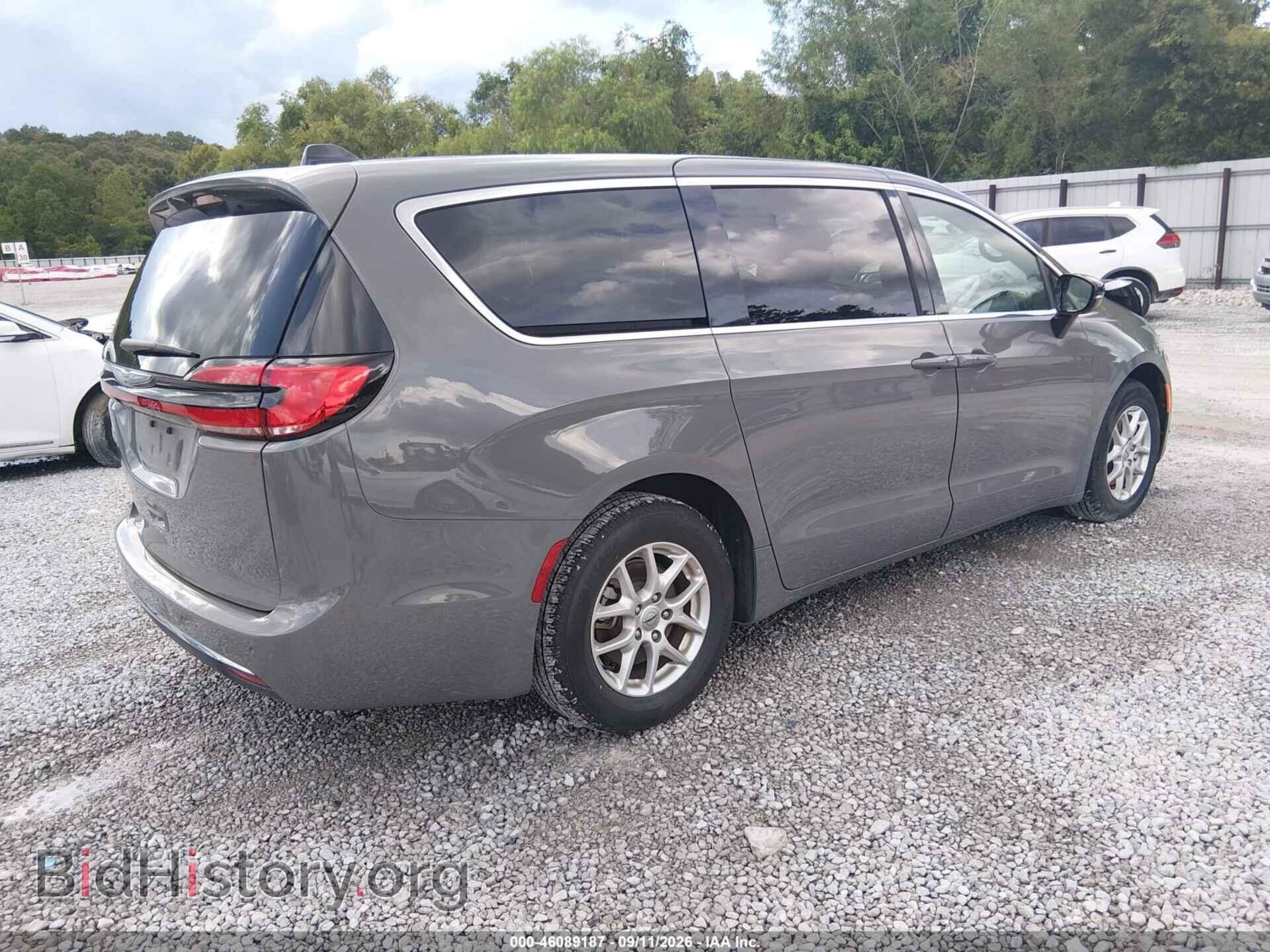2025 Chrysler PACIFICA (VIN 2C4RC1BG4SR520841) — photo 4 of 16