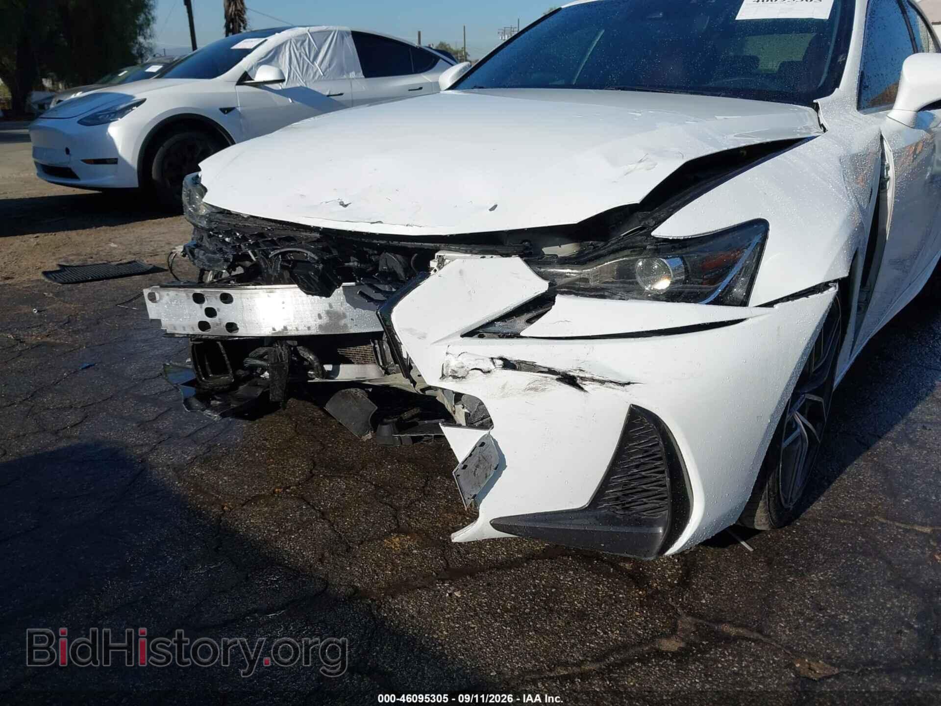 2017 LEXUS IS 200T - VIN: JTHBA1D24H5051263 - Фото 6