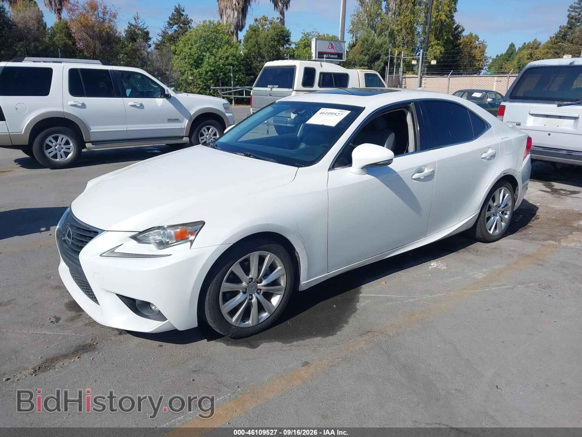 2015 LEXUS IS 250 - VIN: JTHBF1D27F5069187 - Photo 2