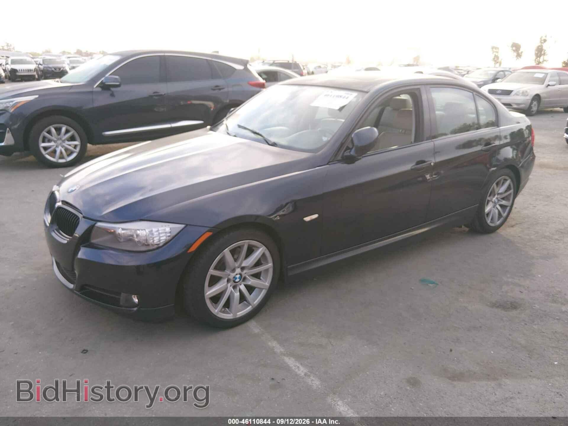 2010 BMW 328I - VIN: WBAPH5C59AA439766 - Фото 2