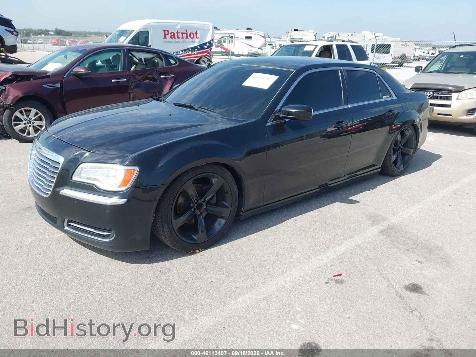 2013 CHRYSLER 300 - VIN: 2C3CCAAG2DH568939 - Фото 2