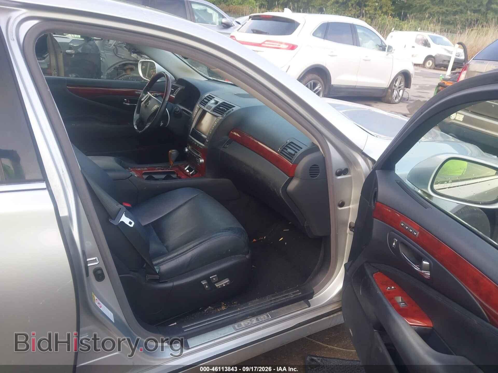 2011 LEXUS LS 460 - VIN: JTHCL5EF8B5012206 - Photo 5