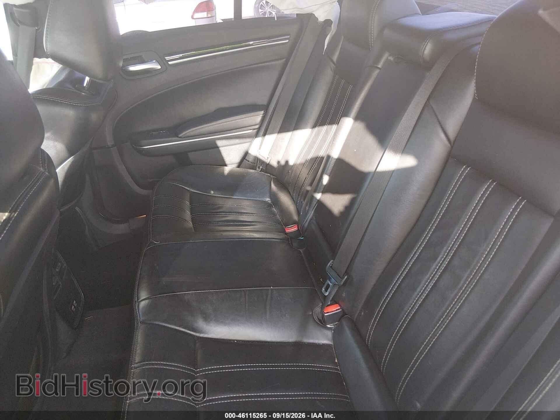 2018 CHRYSLER 300 - VIN: 2C3CCABG4JH266384 - Photo 17