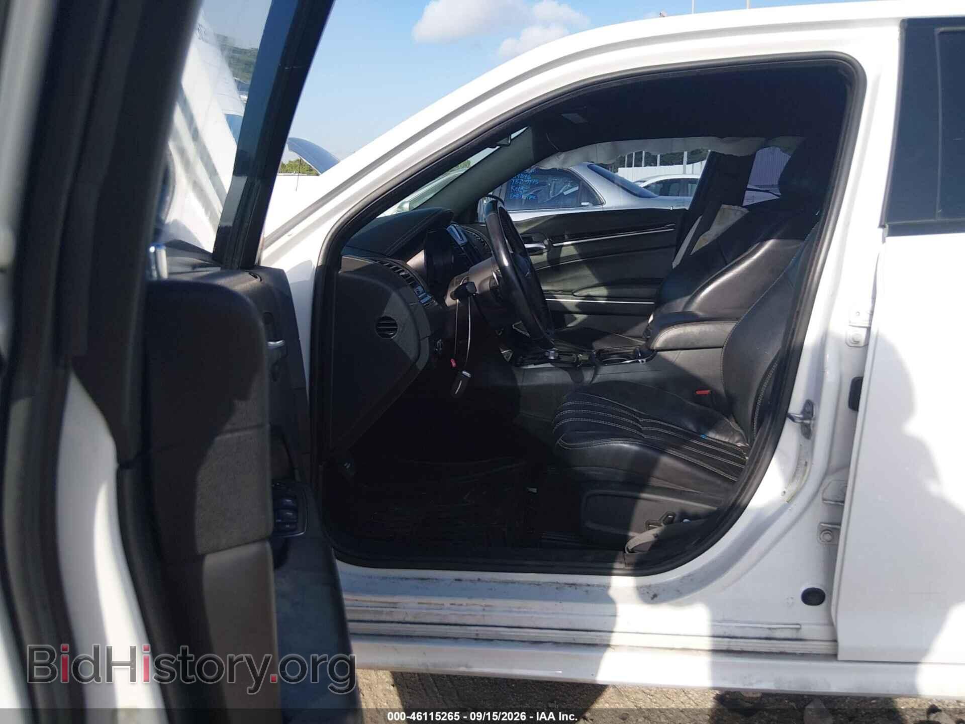 2018 CHRYSLER 300 - VIN: 2C3CCABG4JH266384 - Photo 5