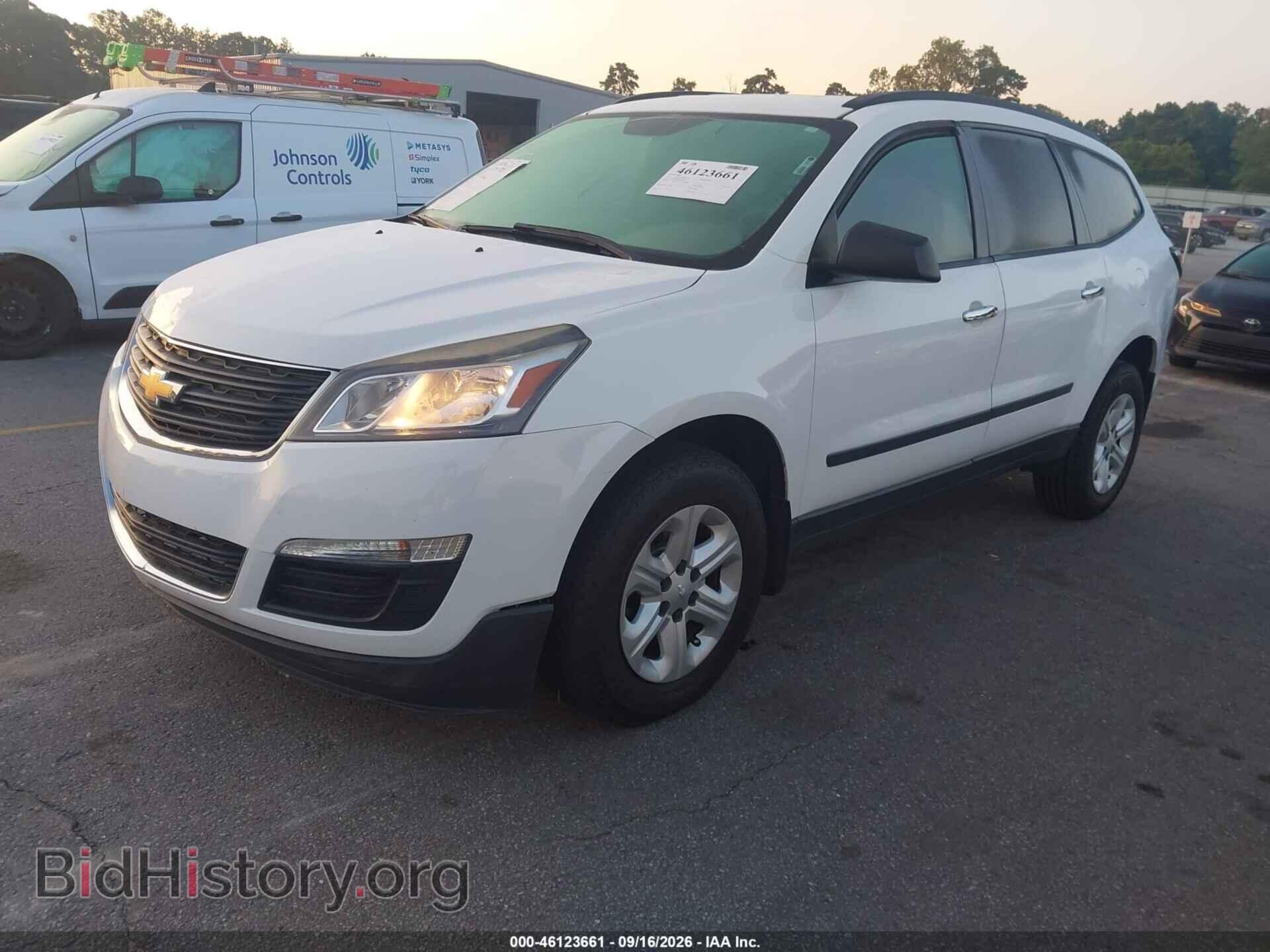 2017 CHEVROLET TRAVERSE - VIN: 1GNKRFKD0HJ100372 - Photo 2