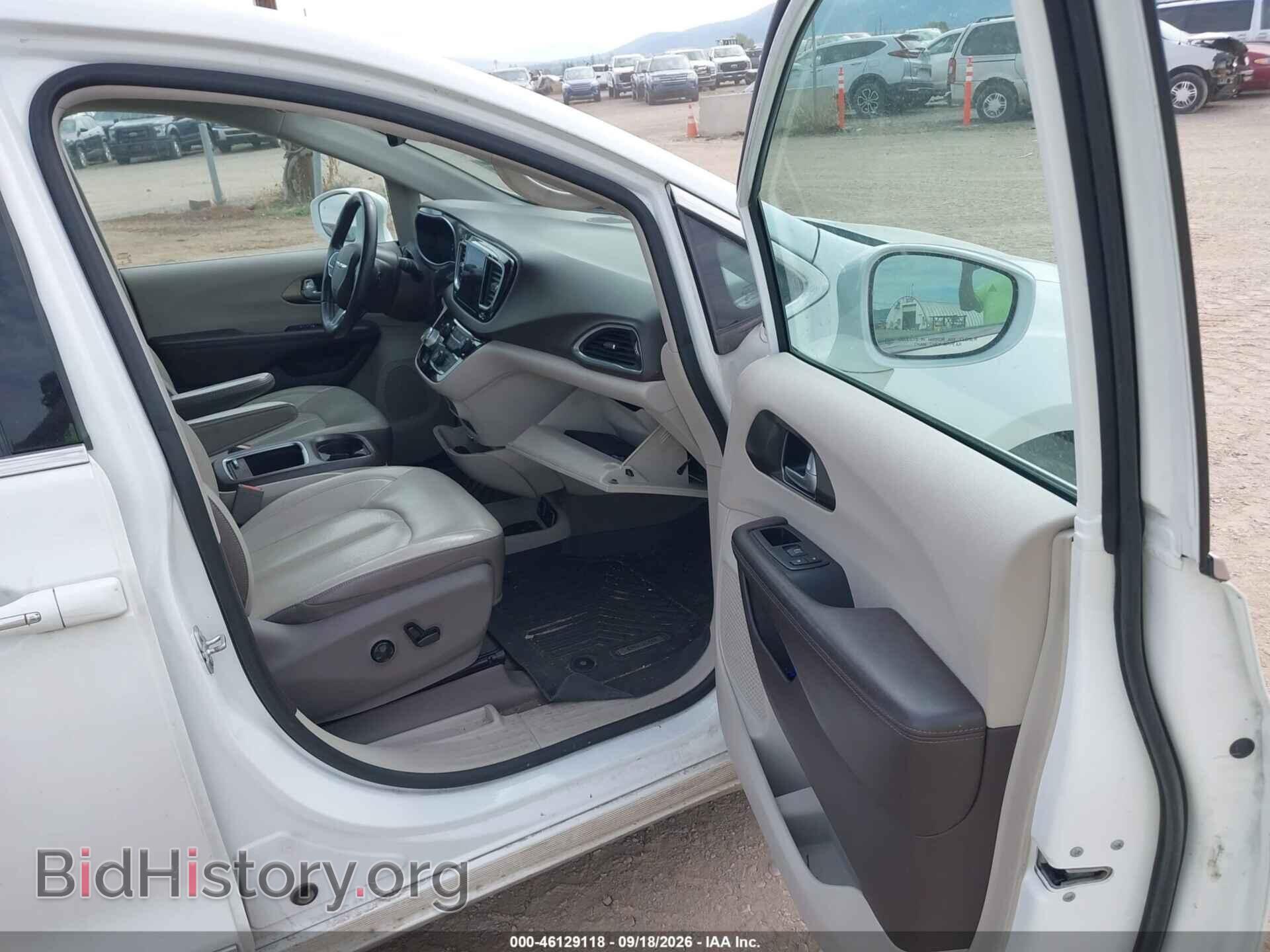 2017 CHRYSLER PACIFICA - VIN: 2C4RC1EG7HR506176 - Фото 5