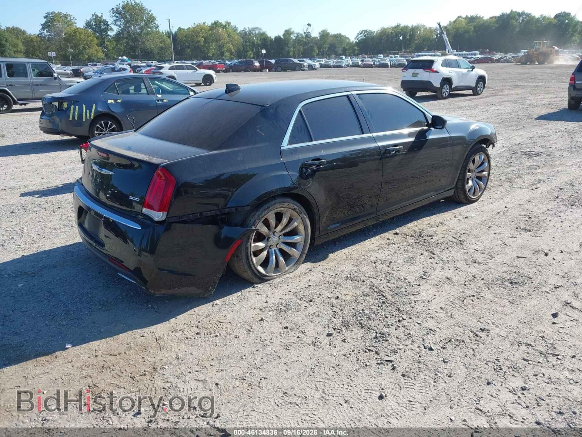 2017 CHRYSLER 300 - VIN: 2C3CCAAG2HH593765 - Фото 4