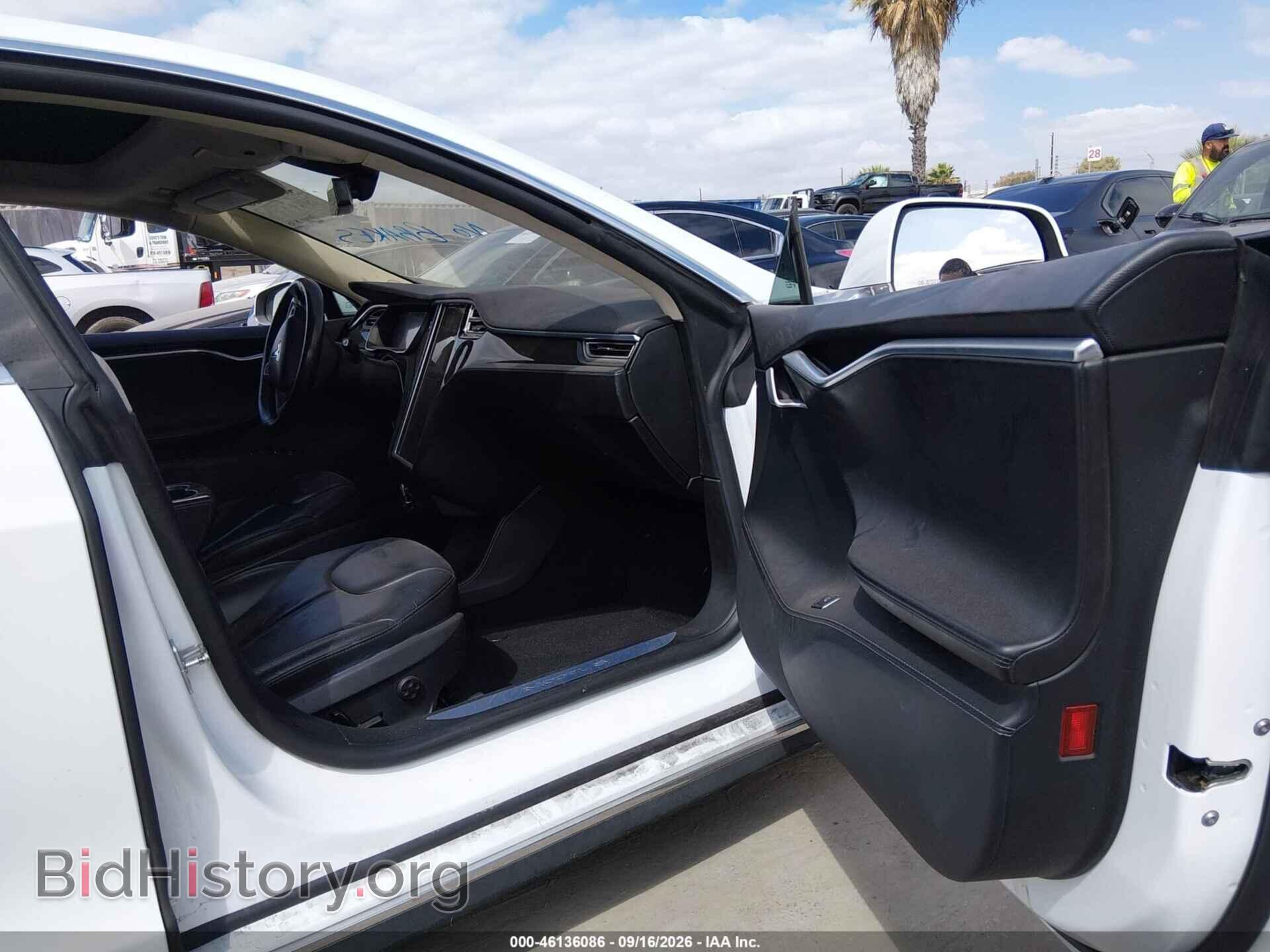2015 TESLA MODEL S - VIN: 5YJSA1S24FF093867 - Фото 5