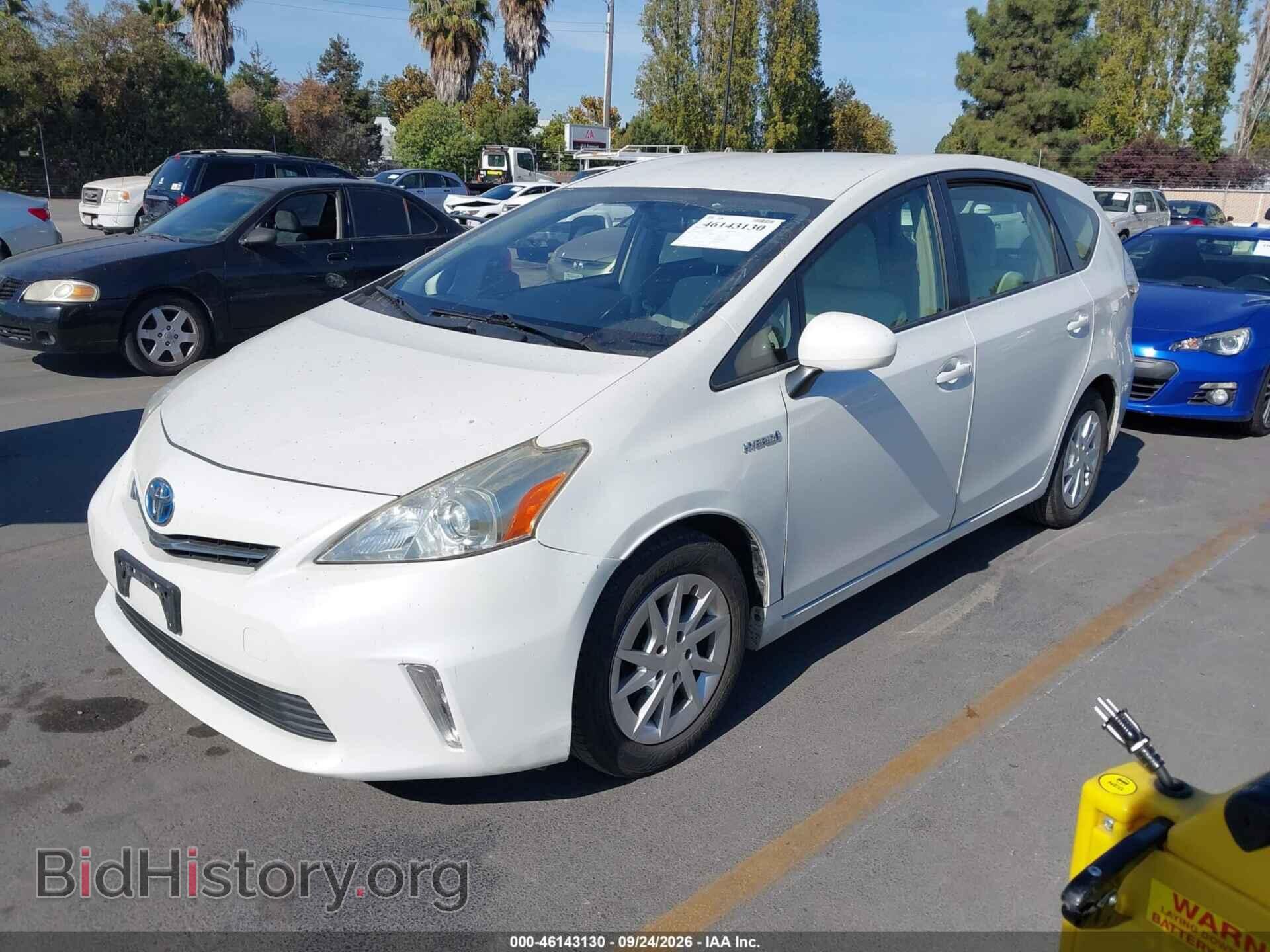 2014 TOYOTA PRIUS V - VIN: JTDZN3EUXE3291439 - Фото 2