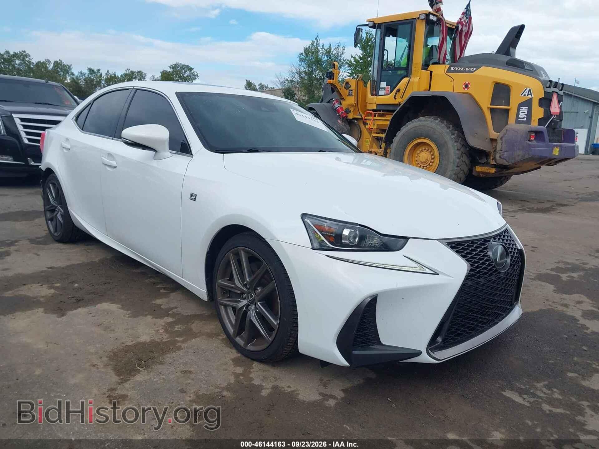 Фотография JTHCM1D21H5021794 - LEXUS IS 300 2017