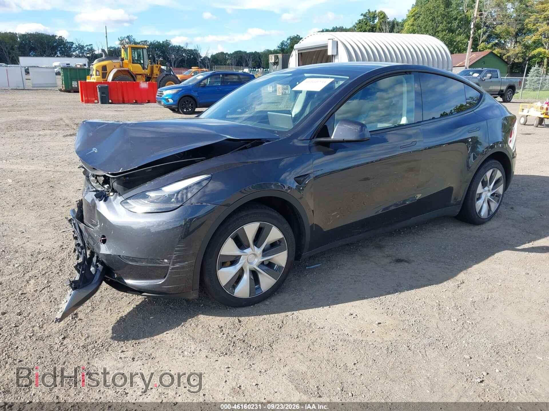 2024 TESLA MODEL Y - VIN: 7SAYGDEE2RF032122 - Photo 2