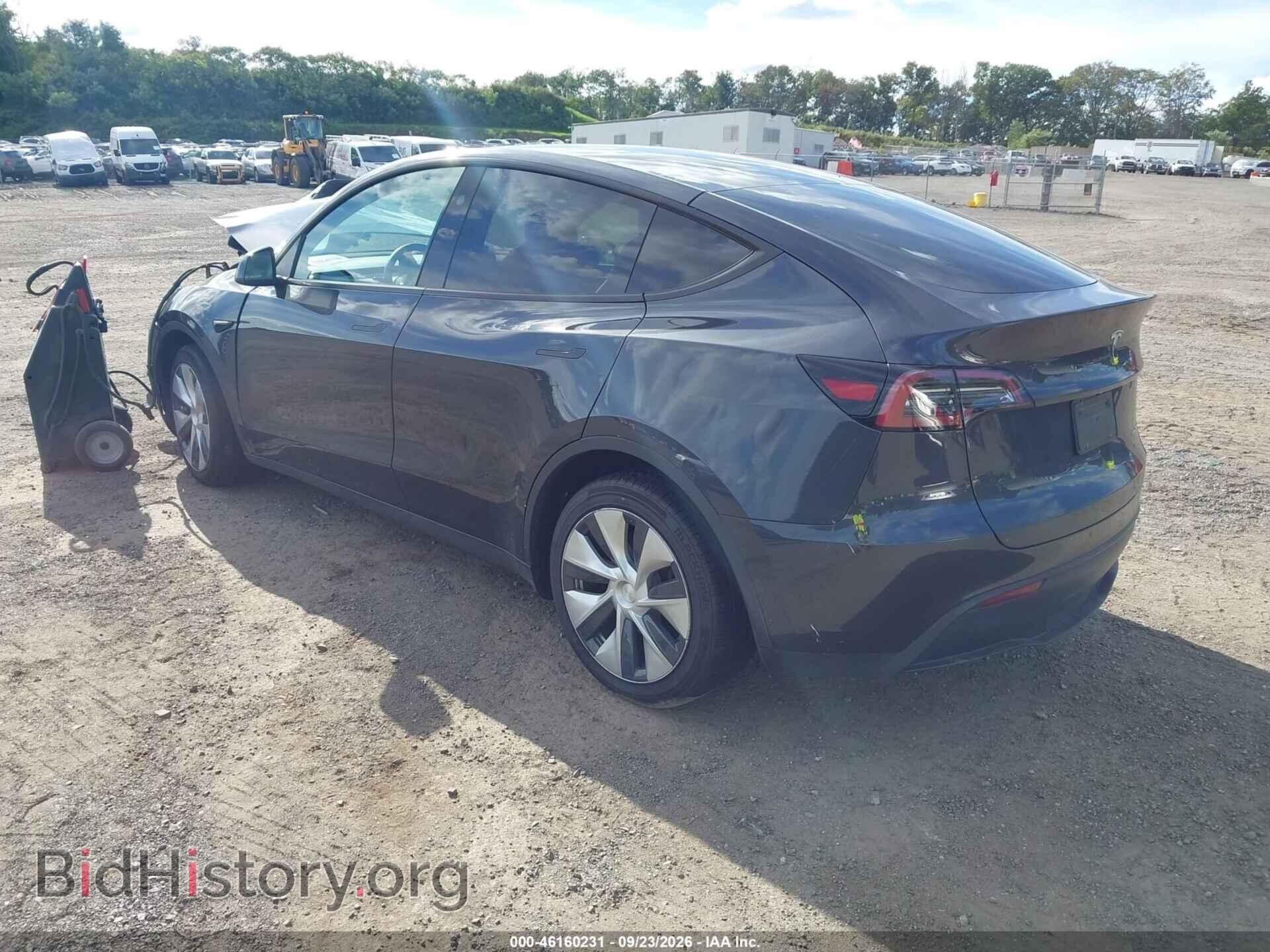 2024 TESLA MODEL Y - VIN: 7SAYGDEE2RF032122 - Photo 3