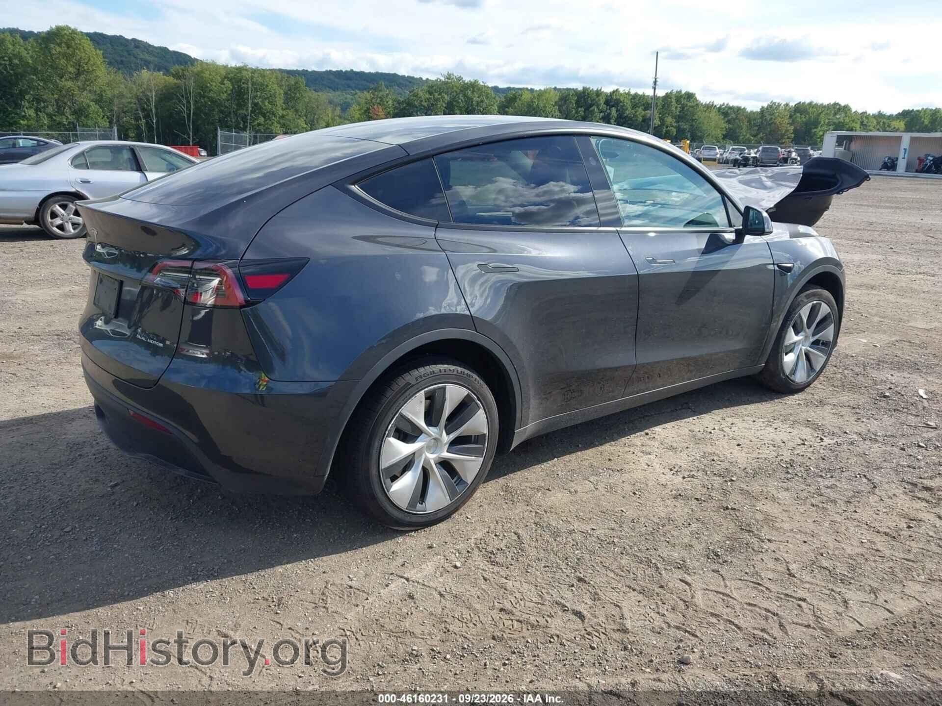 2024 TESLA MODEL Y - VIN: 7SAYGDEE2RF032122 - Photo 4