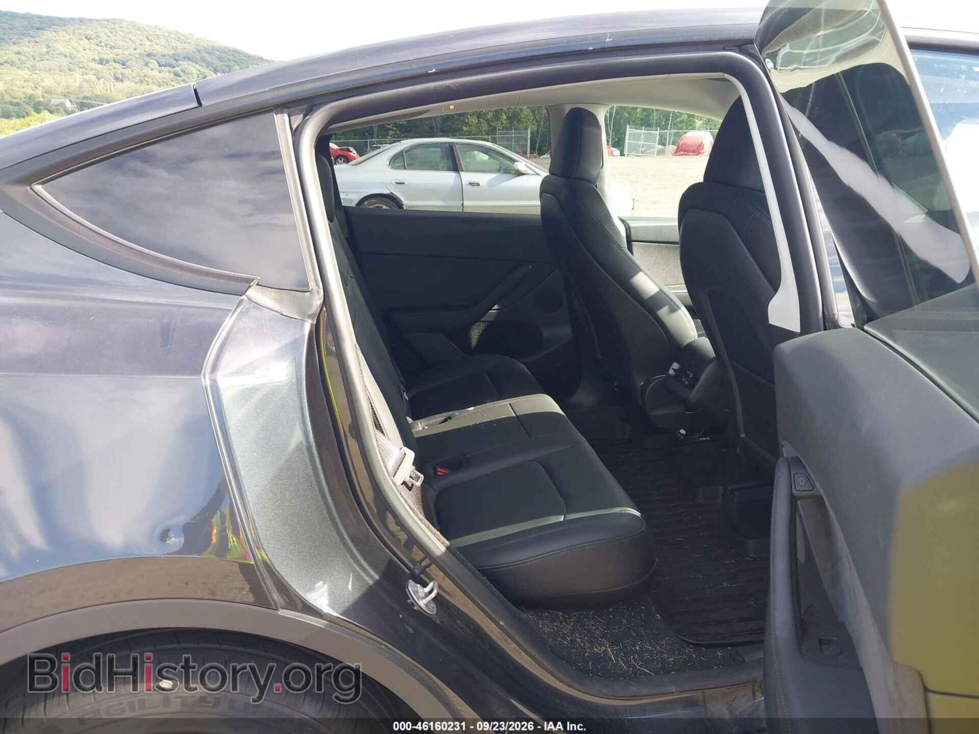 2024 TESLA MODEL Y - VIN: 7SAYGDEE2RF032122 - Photo 8