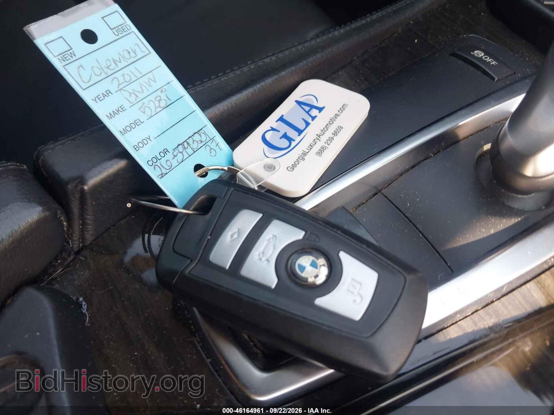2011 BMW 528I - VIN: WBAFR1C50BC744709 - Photo 11