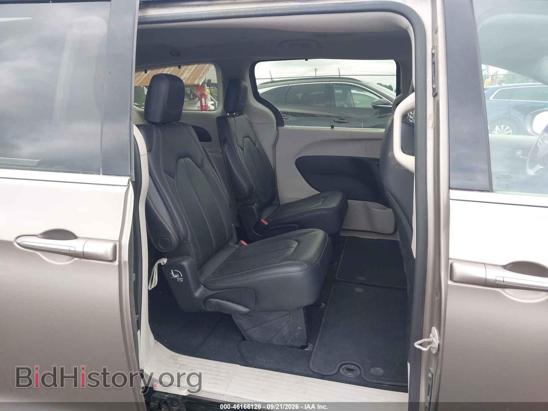 2018 CHRYSLER PACIFICA - VIN: 2C4RC1BG8JR123583 - Фото 8