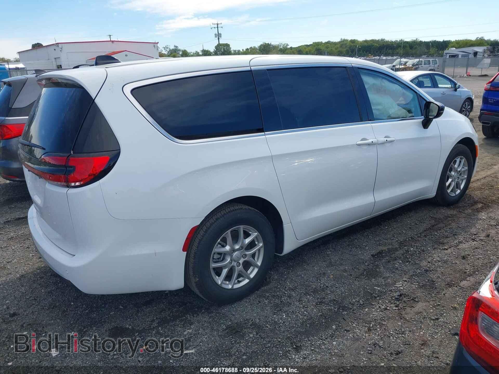2027 CHRYSLER PACIFICA - VIN: 2C4RC1BG7VR602602 - Фото 4