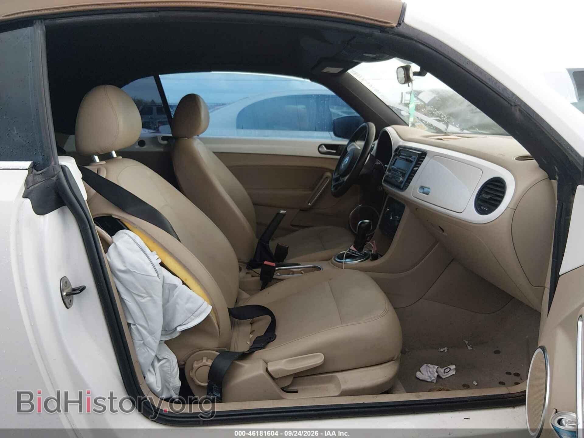 2013 VOLKSWAGEN BEETLE - VIN: 3VW5X7AT6DM815564 - Фото 5