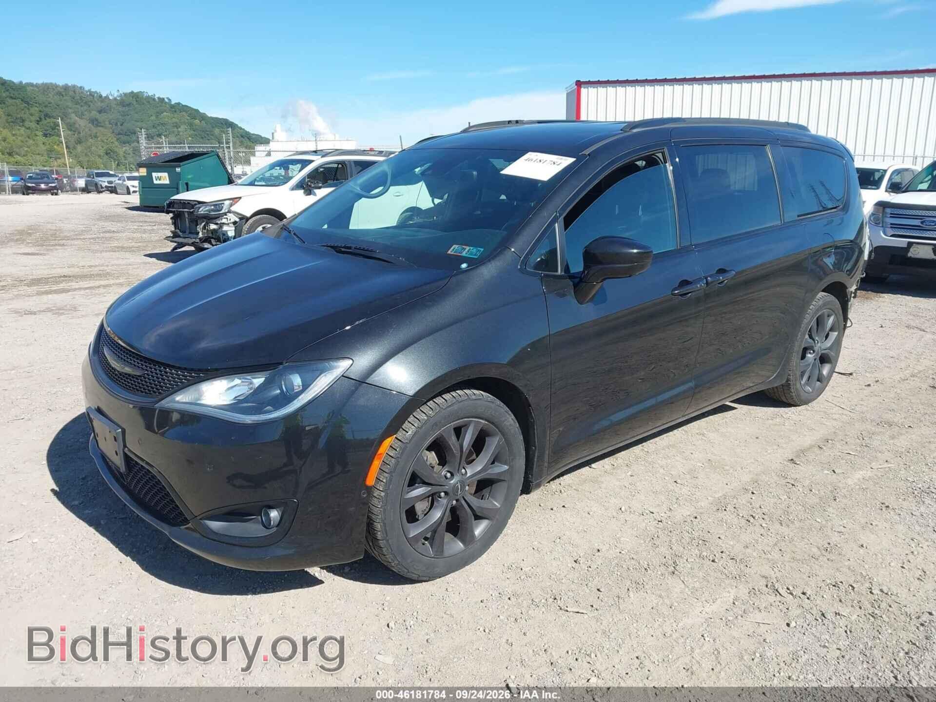 2019 CHRYSLER PACIFICA - VIN: 2C4RC1BG2KR549738 - Фото 2