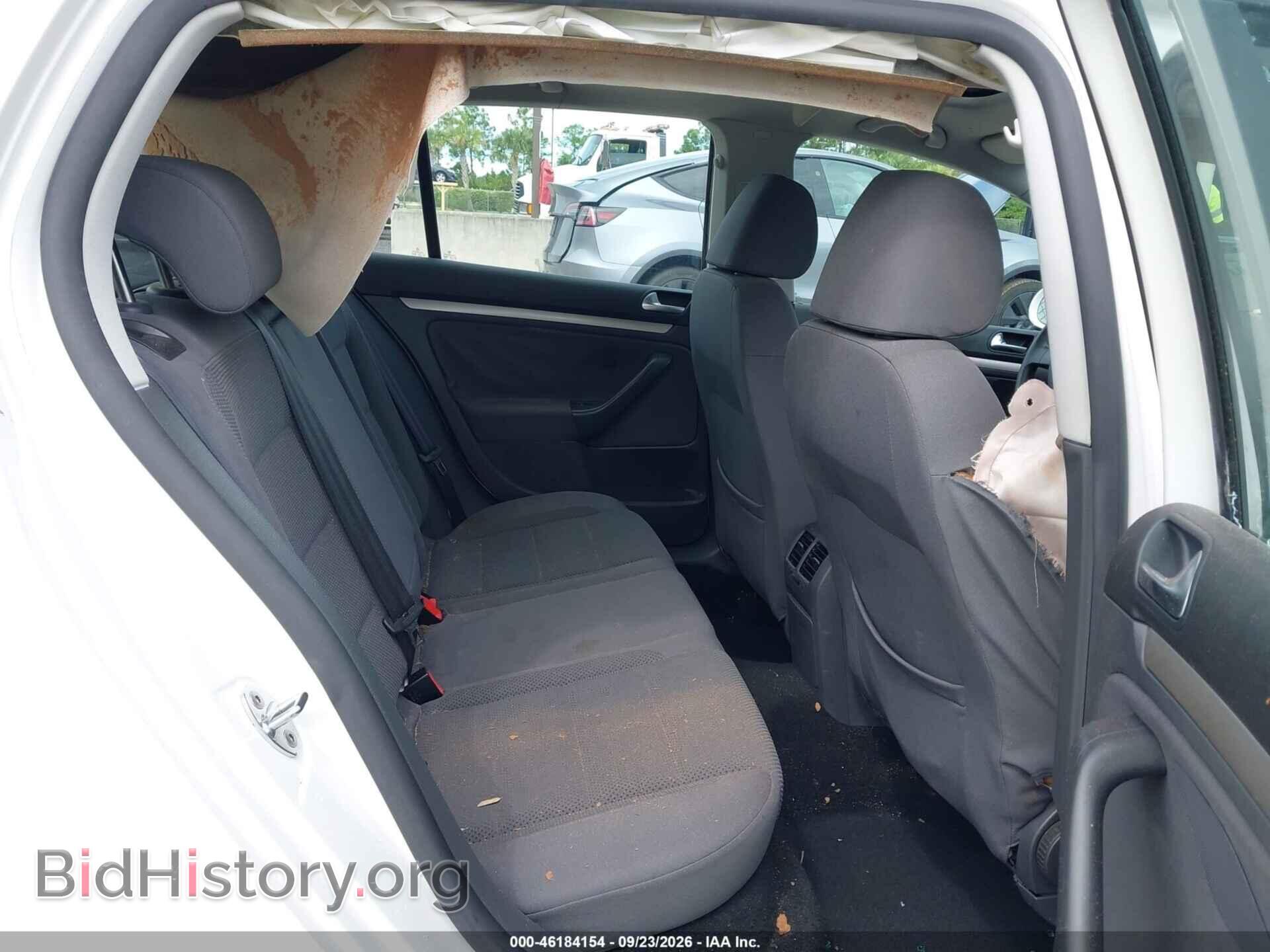 2008 VOLKSWAGEN RABBIT - VIN: WVWDA71K78W263036 - Photo 8