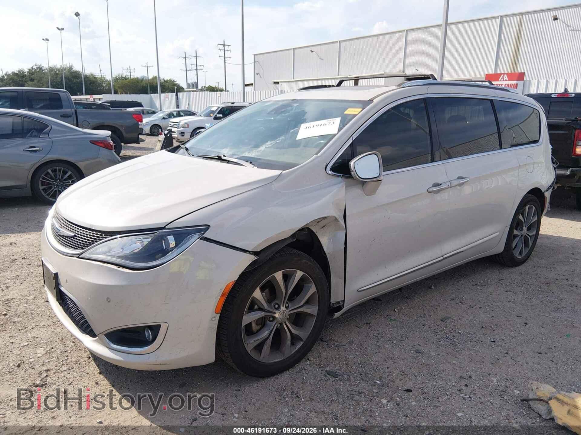2019 CHRYSLER PACIFICA - VIN: 2C4RC1GG7KR733064 - Фото 2