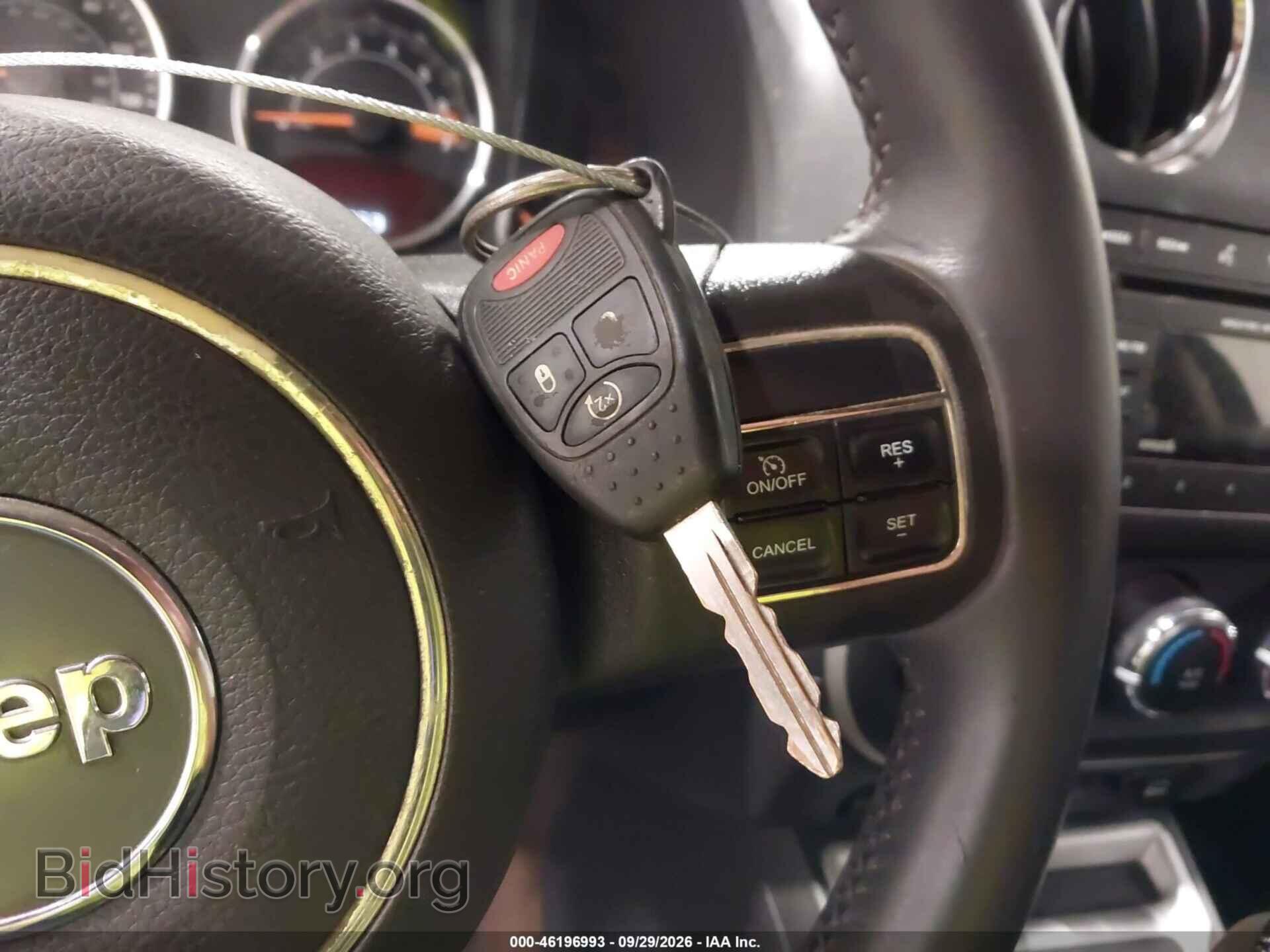 2014 JEEP COMPASS - VIN: 1C4NJDEB1ED762001 - Photo 11