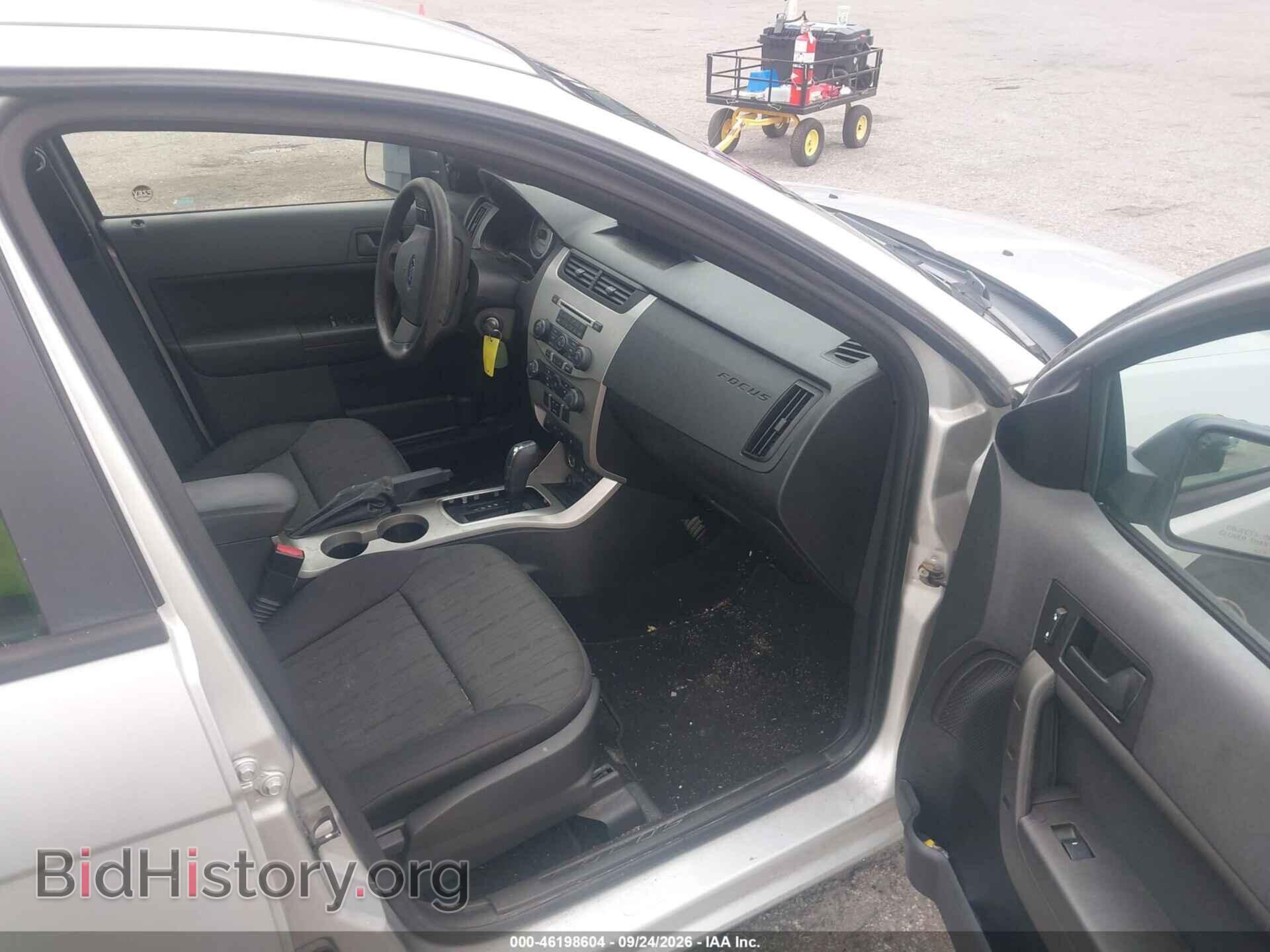 2011 Ford FOCUS (VIN 1FAHP3FN2BW161653) — фото 5 из 16
