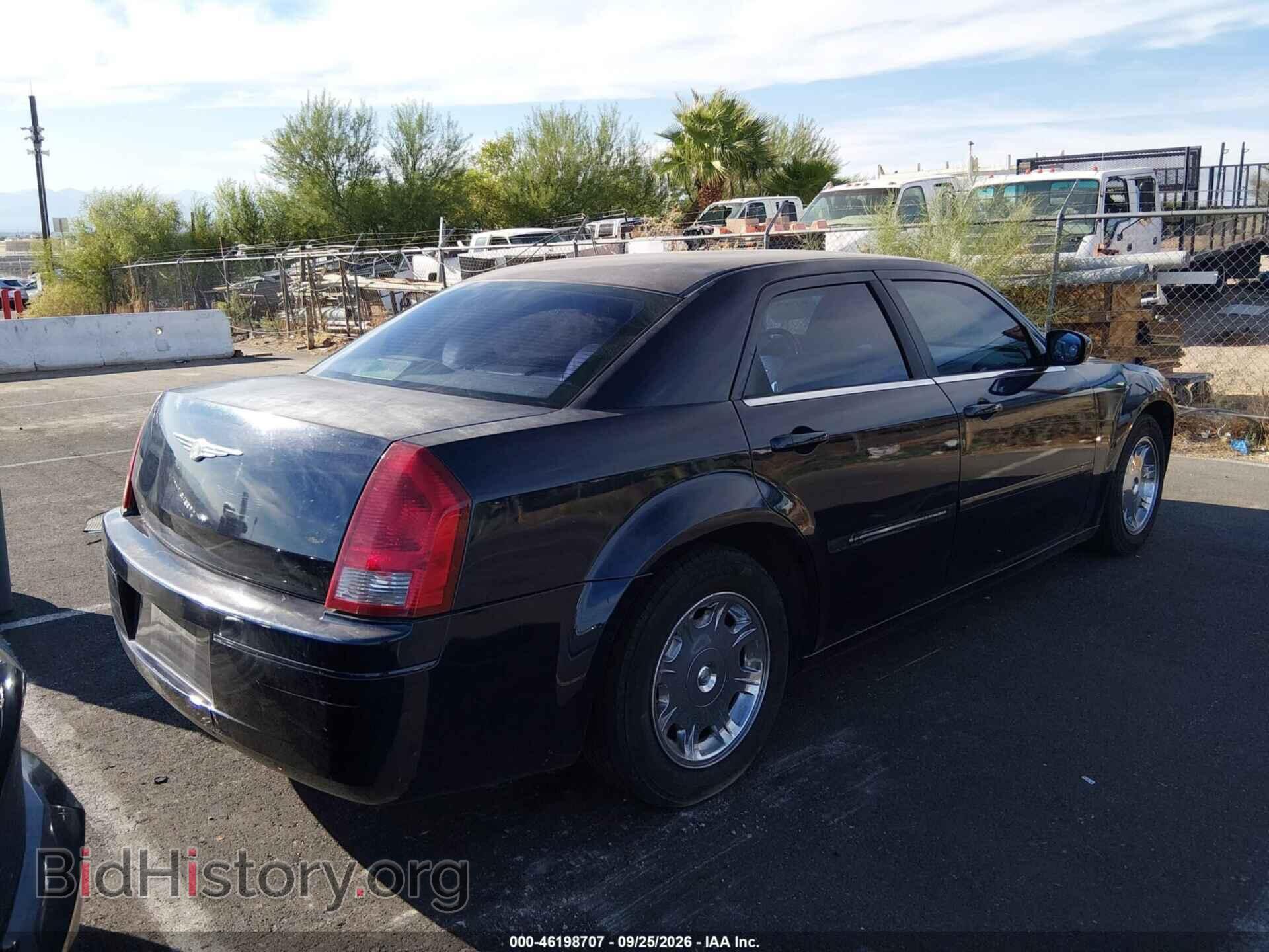 2005 CHRYSLER 300 - VIN: 2C3AA53G05H553536 - Photo 4