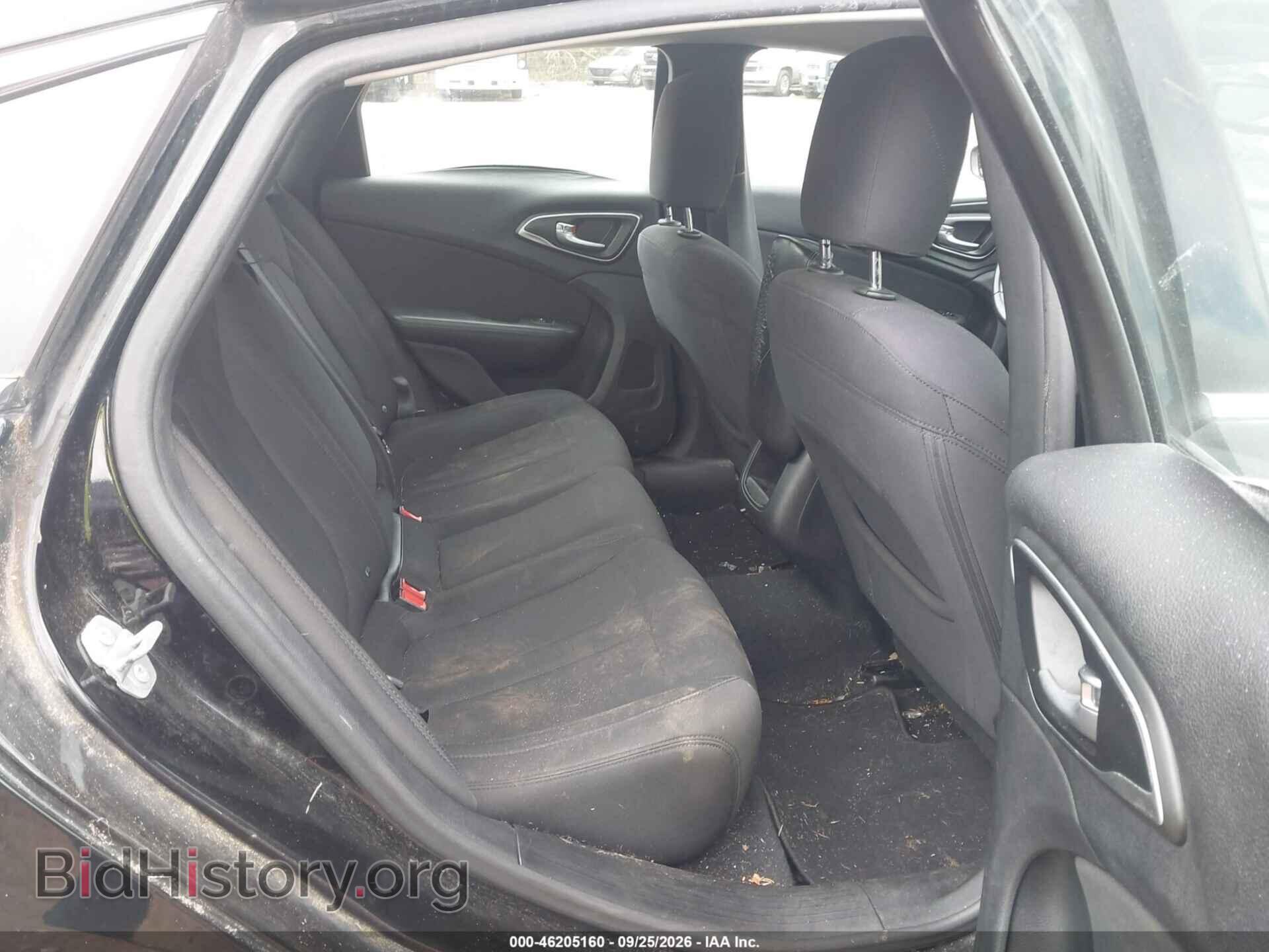 2015 Chrysler 200 (VIN 1C3CCCABXFN590357) — photo 8 of 11