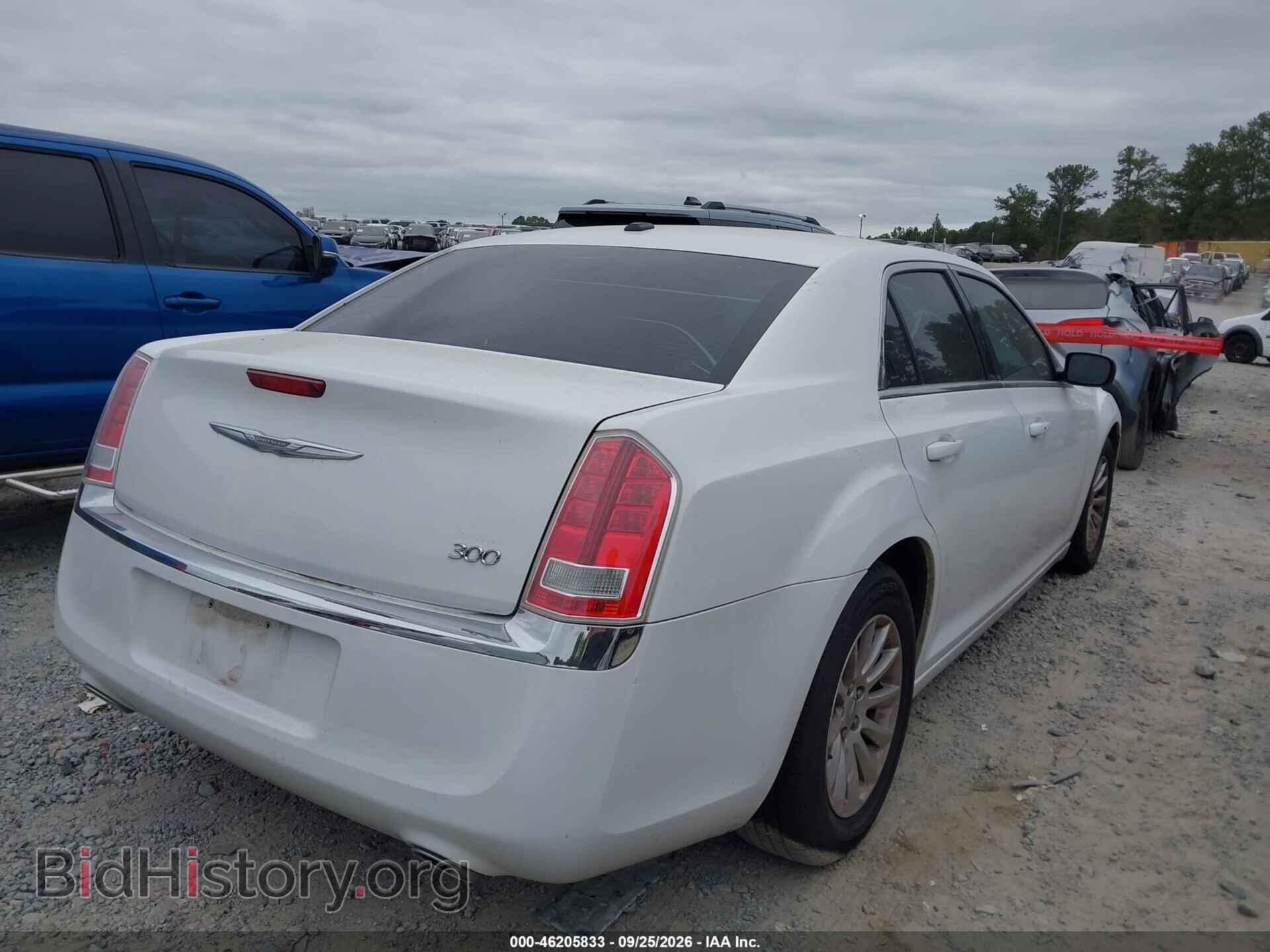 2014 CHRYSLER 300 - VIN: 2C3CCAAG2EH202979 - Photo 4