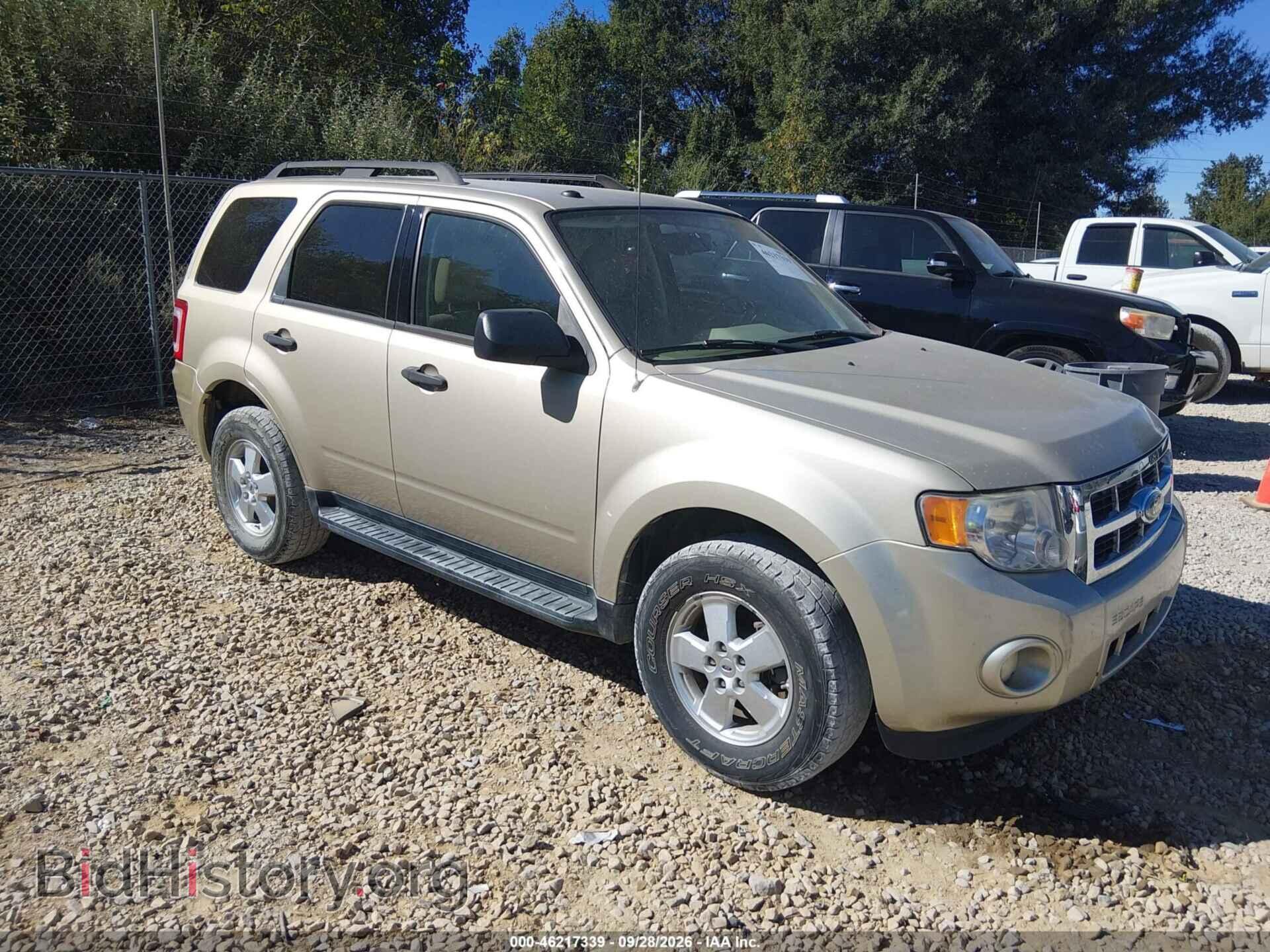 Фотография 1FMCU0DG4BKA60665 - FORD ESCAPE 2011