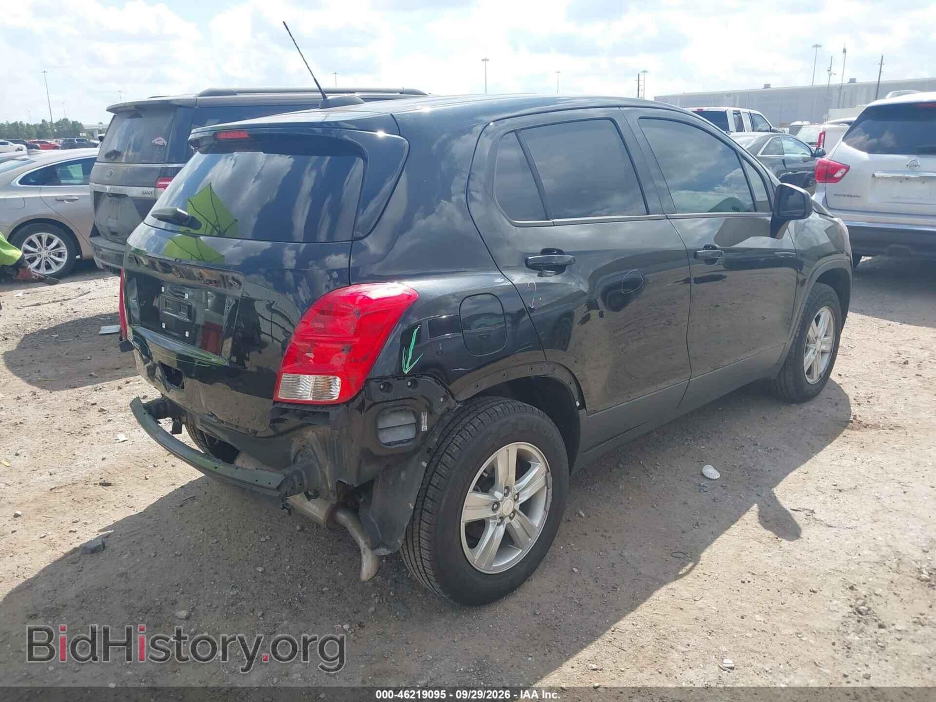 2019 Chevrolet TRAX (VIN 3GNCJNSB3KL340231) — photo 4 of 17