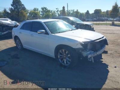 2015 Chrysler 300C Platinum, белый — VIN 2C3CCASG0FH873048, IAAI