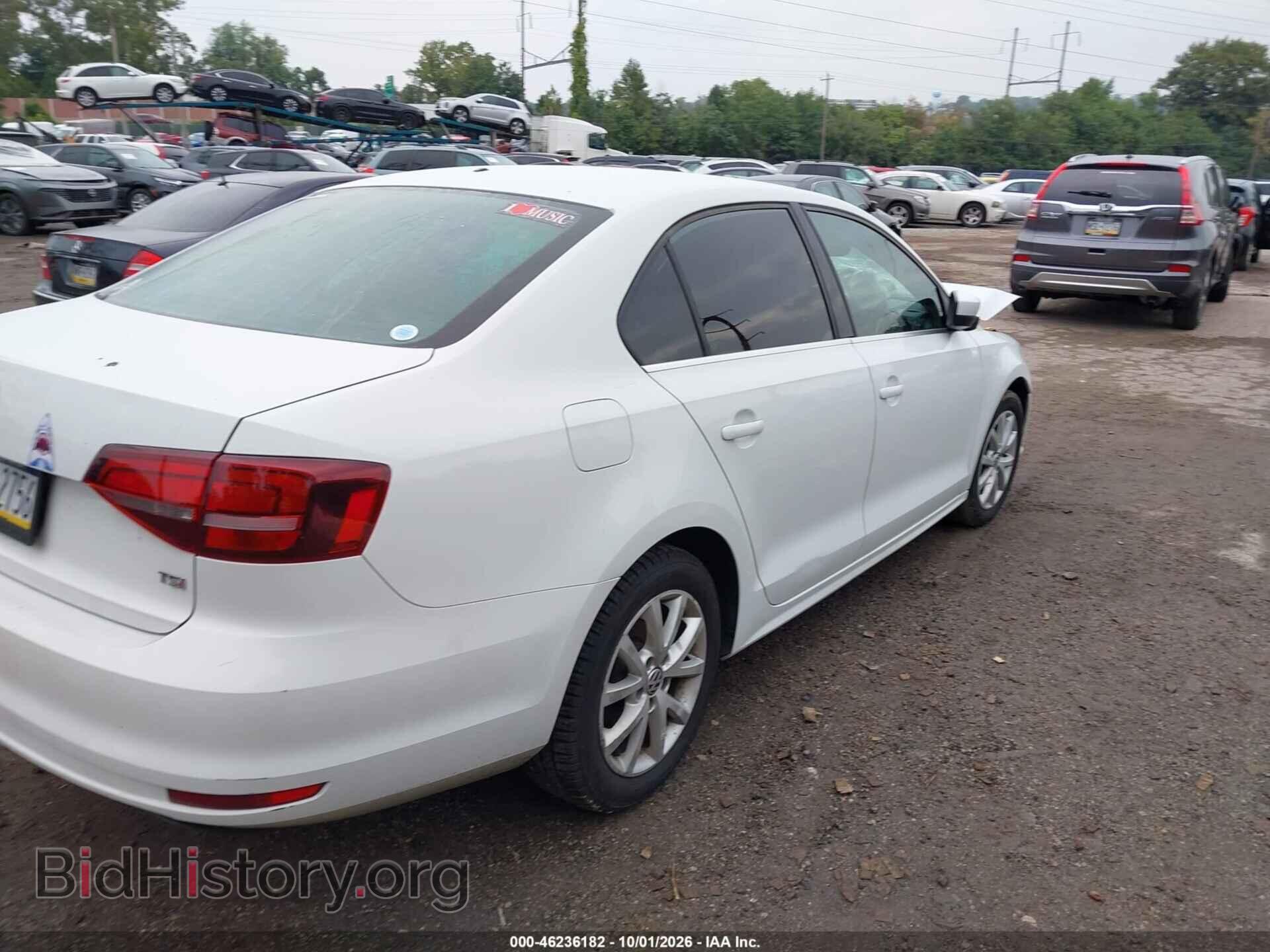 2017 VOLKSWAGEN JETTA - VIN: 3VW2B7AJ0HM334392 - Photo 4