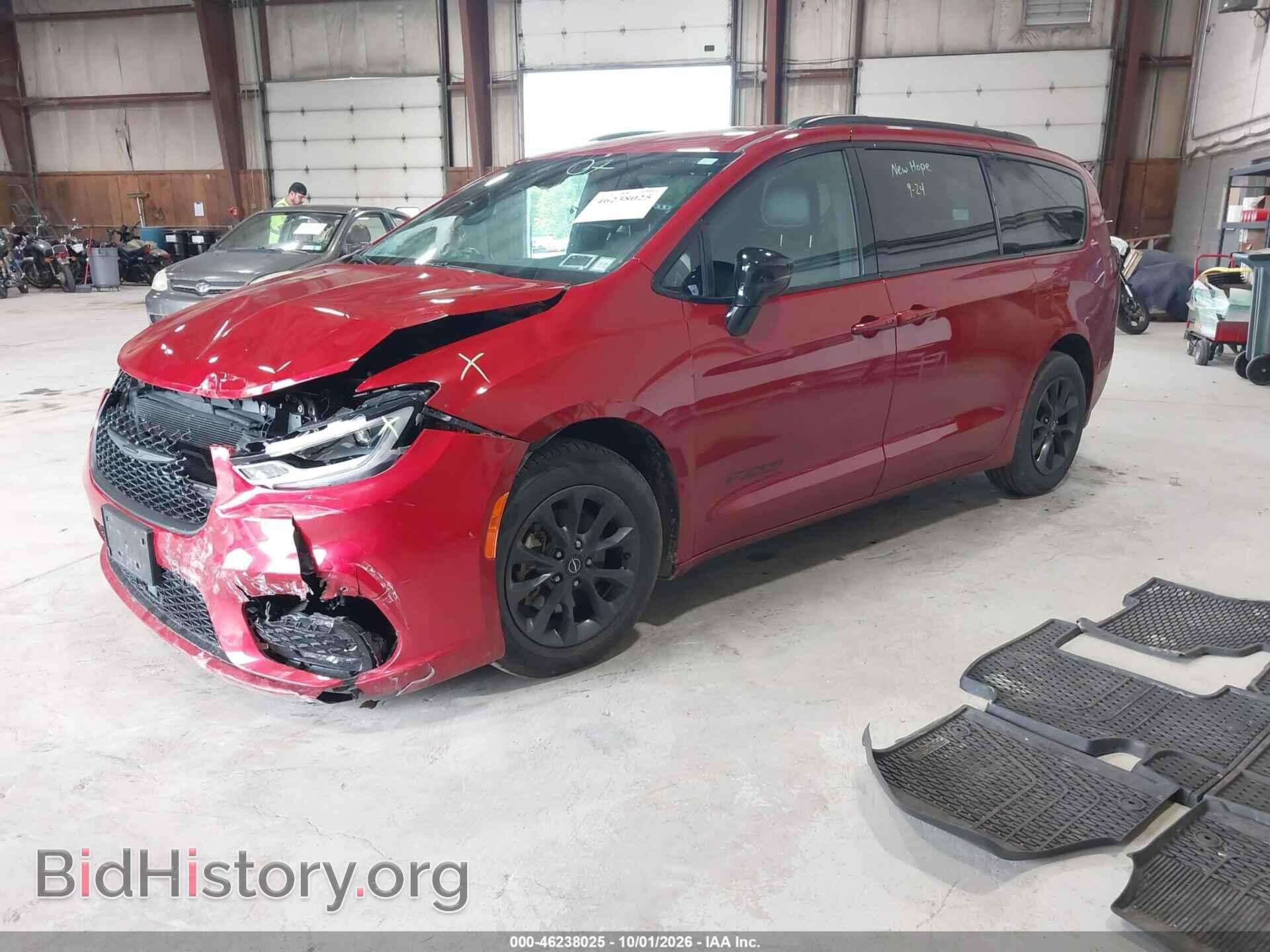 2025 CHRYSLER PACIFICA - VIN: 2C4RC1BG2SR598471 - Photo 2