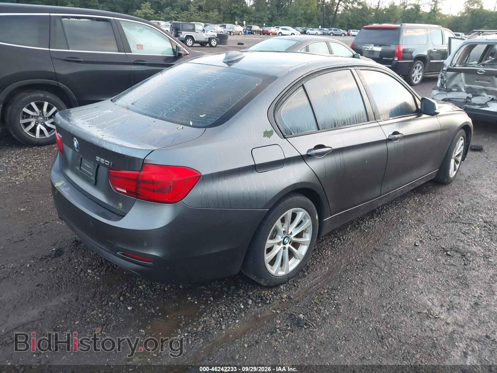 2017 BMW 320I - VIN: WBA8E5G33HNU42736 - Фото 4