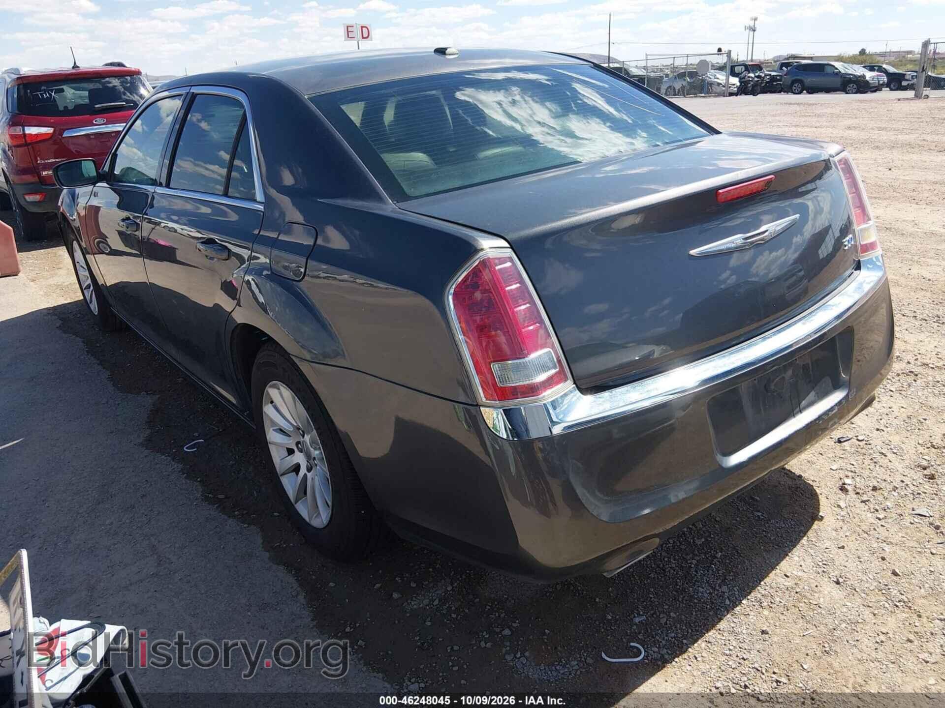2014 Chrysler 300 (VIN 2C3CCAAG5EH104741) — фото 3 из 12