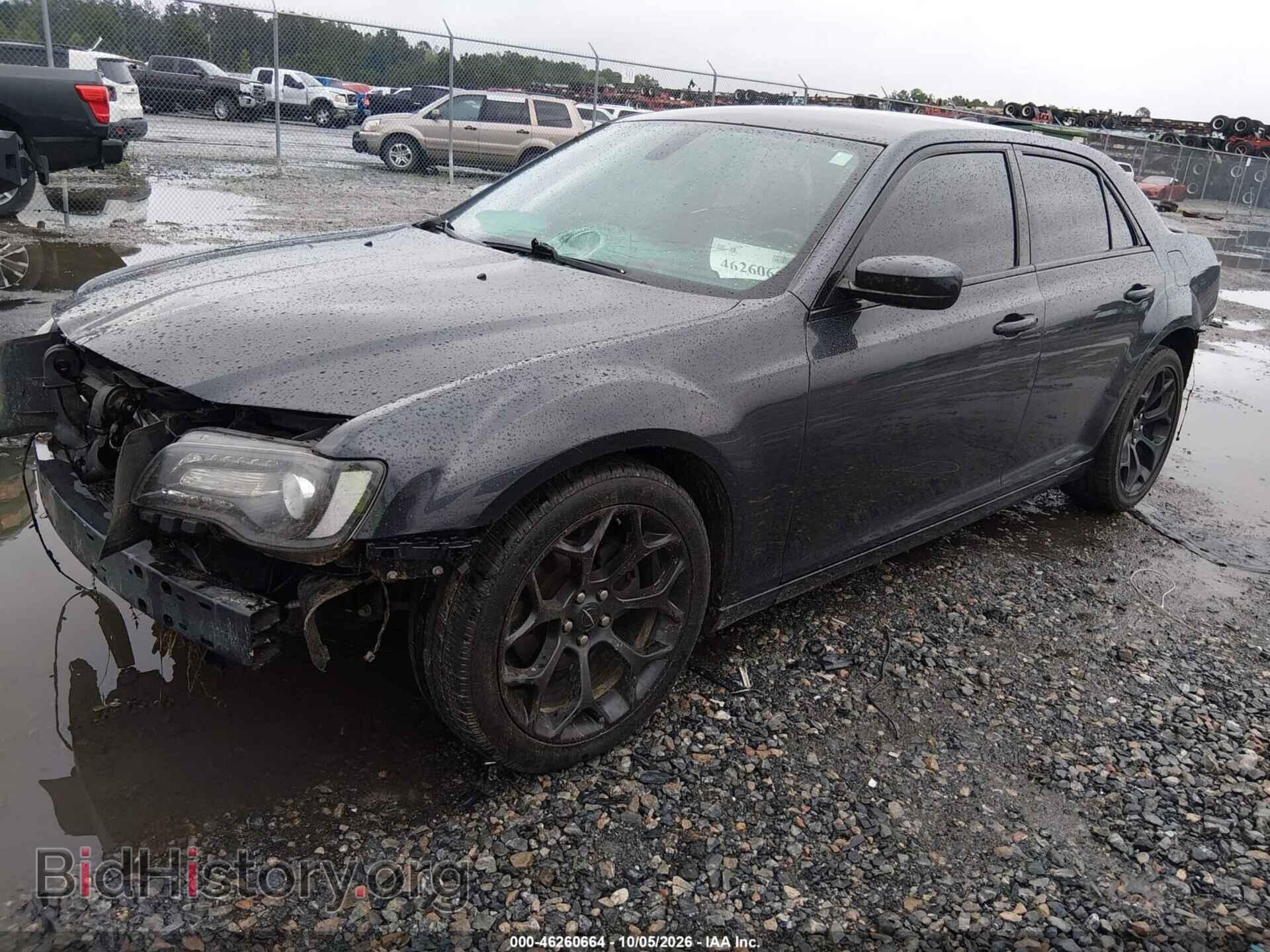 2019 CHRYSLER 300 - VIN: 2C3CCABG2KH515623 - Фото 2