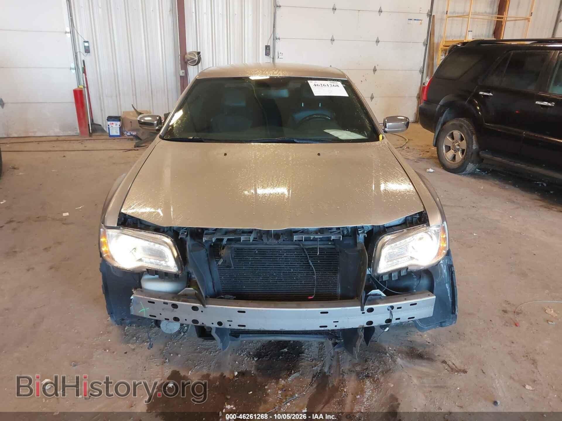 2014 Chrysler 300C (VIN 2C3CCAET6EH117960) — photo 12 of 16
