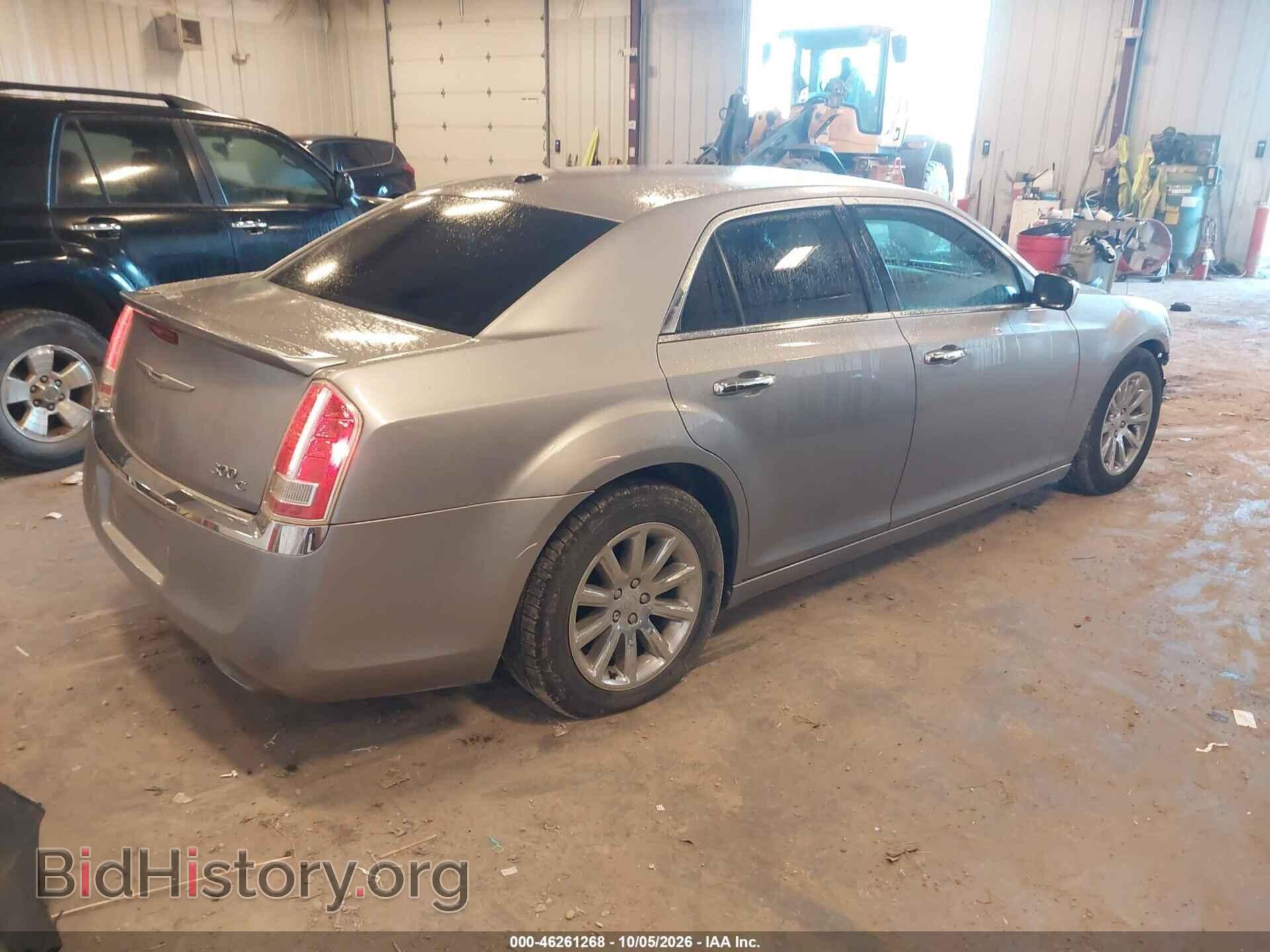 2014 Chrysler 300C (VIN 2C3CCAET6EH117960) — photo 4 of 16