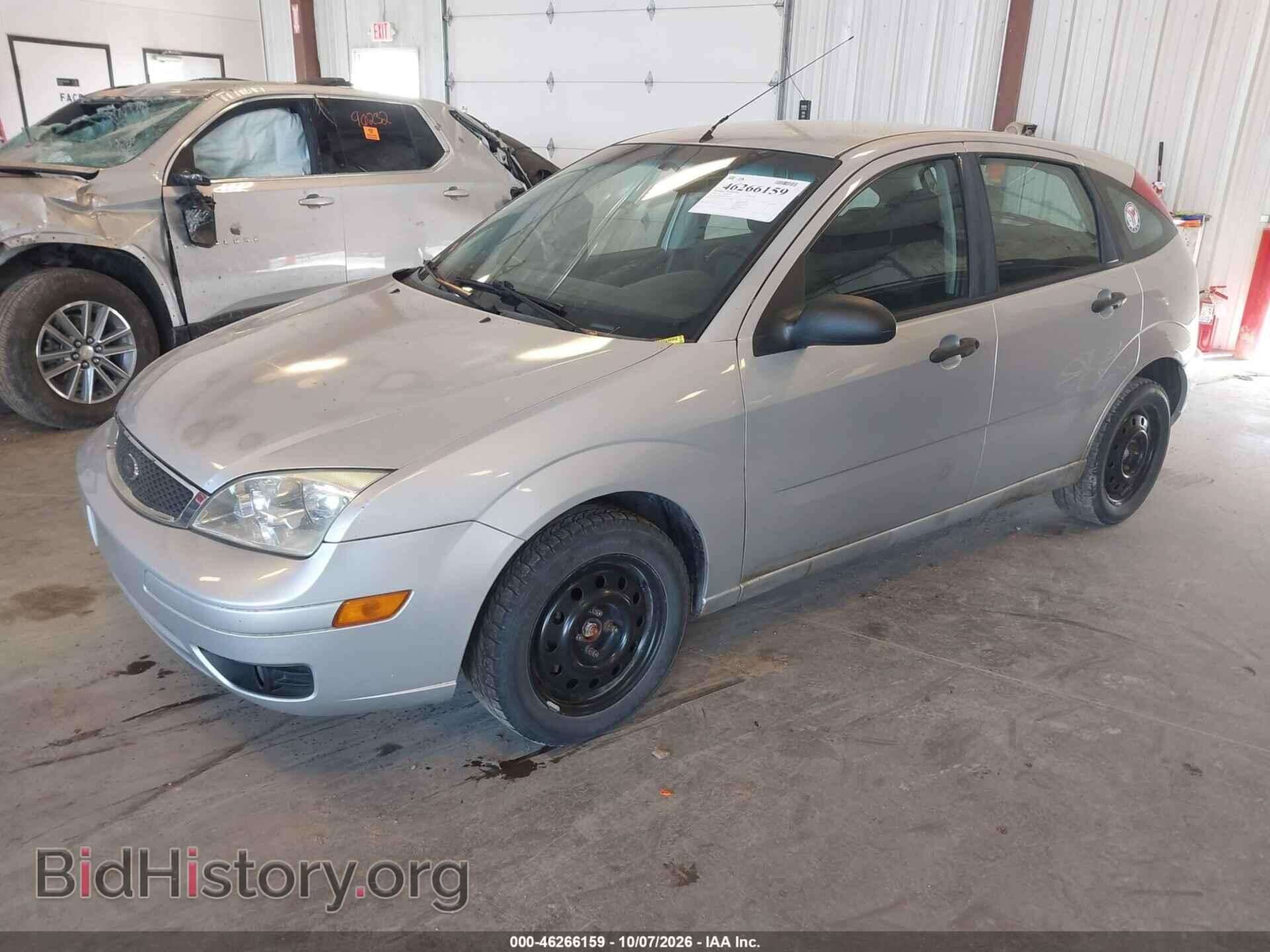 2005 FORD FOCUS - VIN: 3FAFP37N85R120036 - Фото 2