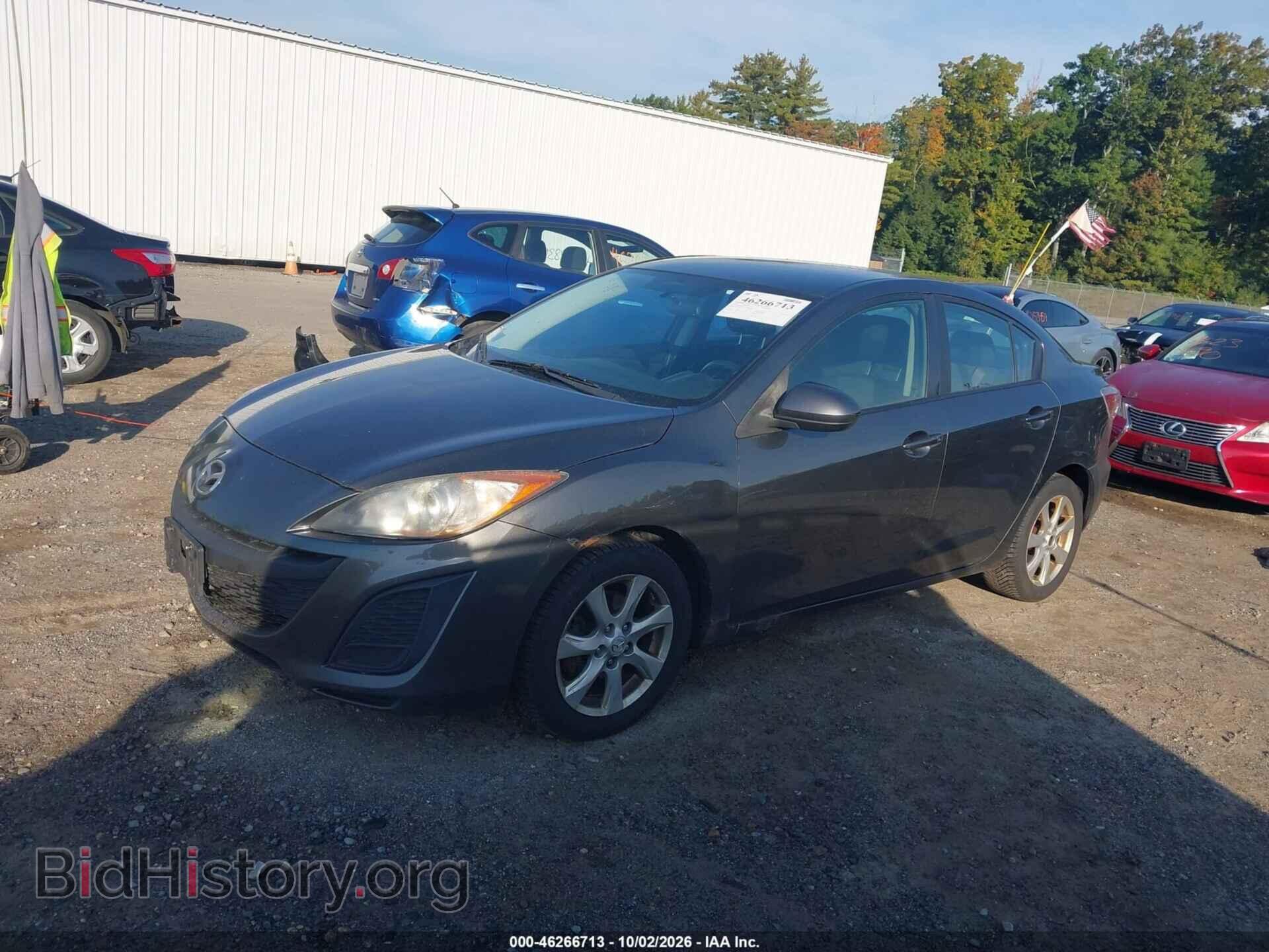2011 MAZDA MAZDA3 - VIN: JM1BL1VG9B1380271 - Photo 2