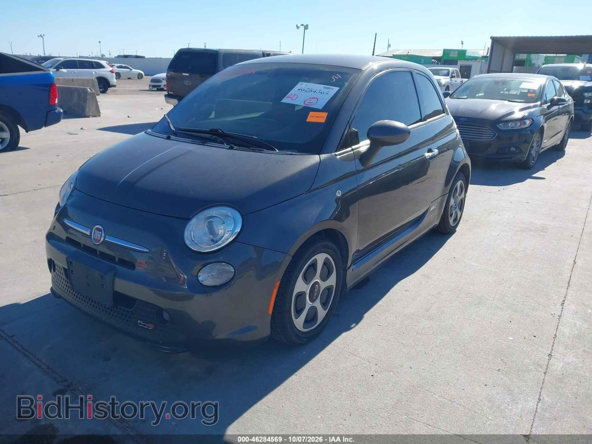 2017 FIAT 500E - VIN: 3C3CFFGEXHT620891 - Photo 2