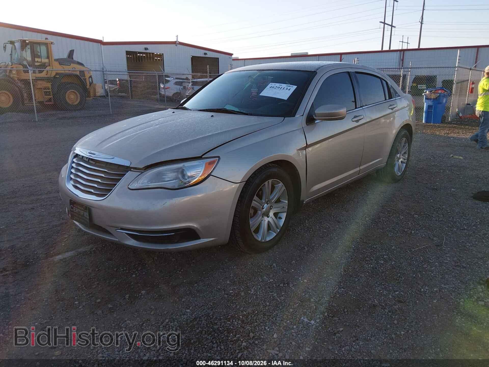 2013 CHRYSLER 200 - VIN: 1C3CCBBB3DN743330 - Фото 2